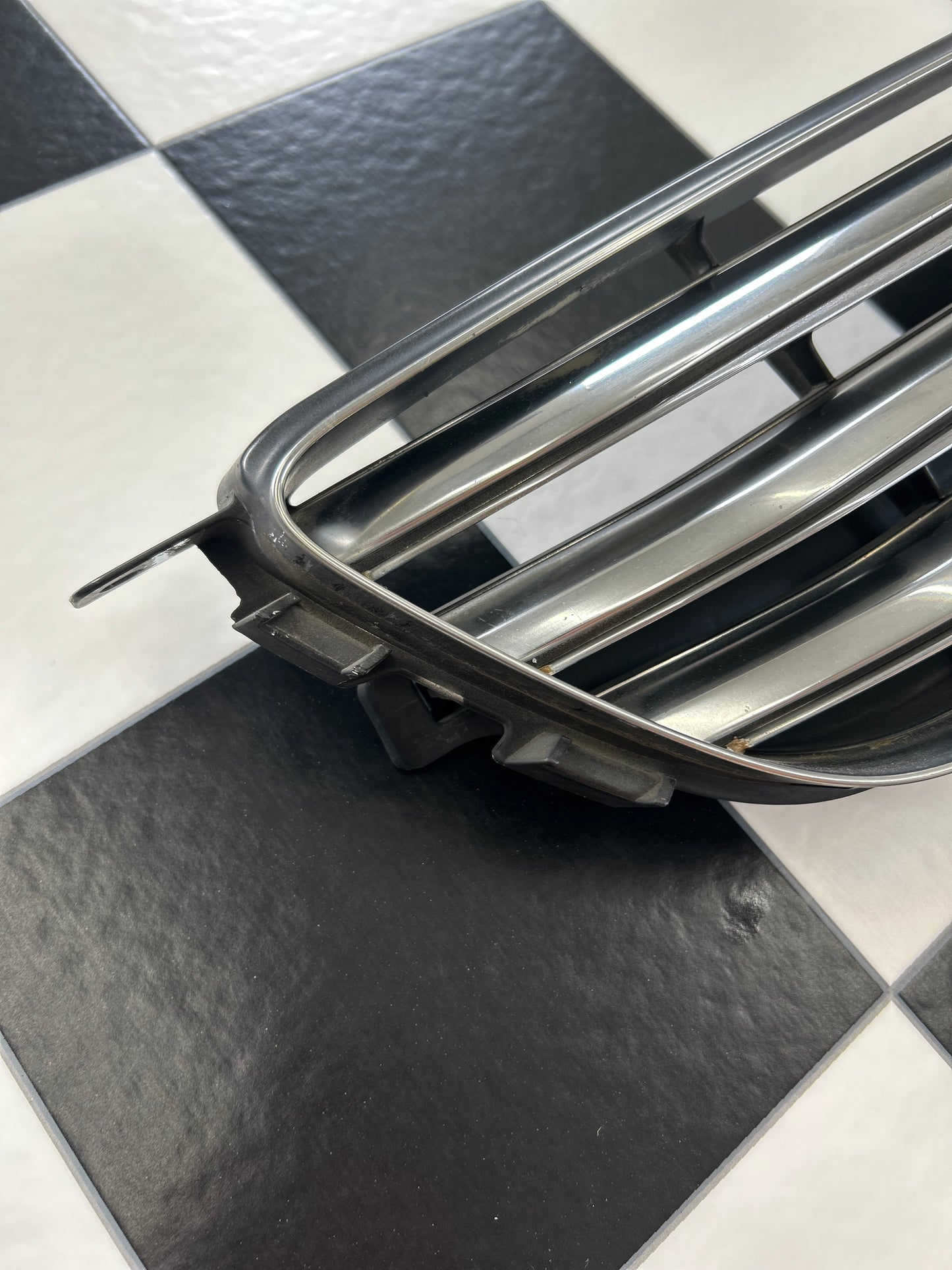(1/4) Toyota Altezza 3 Bar Grill (w/backplate)