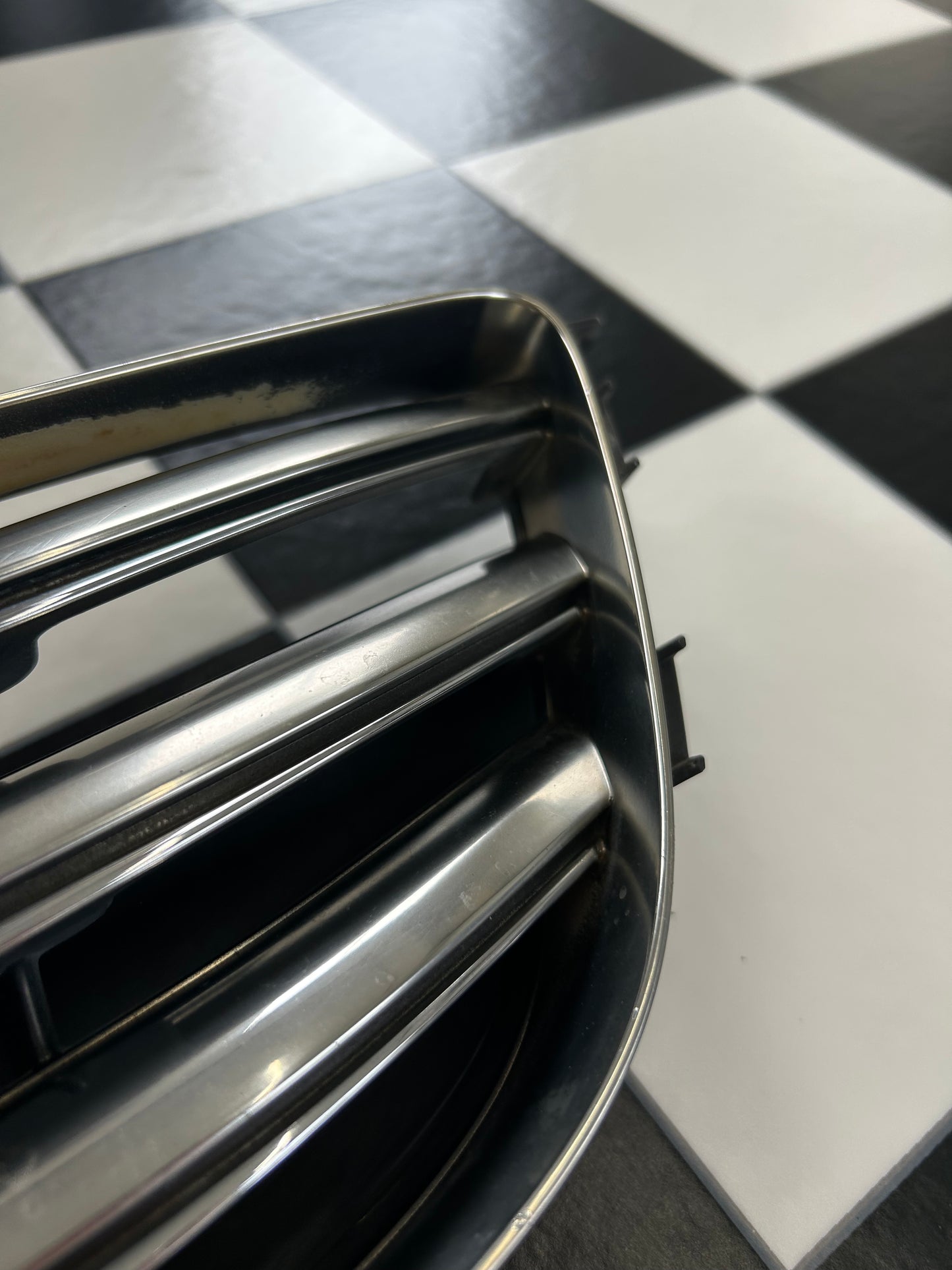 (1/4) Toyota Altezza 3 Bar Grill (w/backplate)