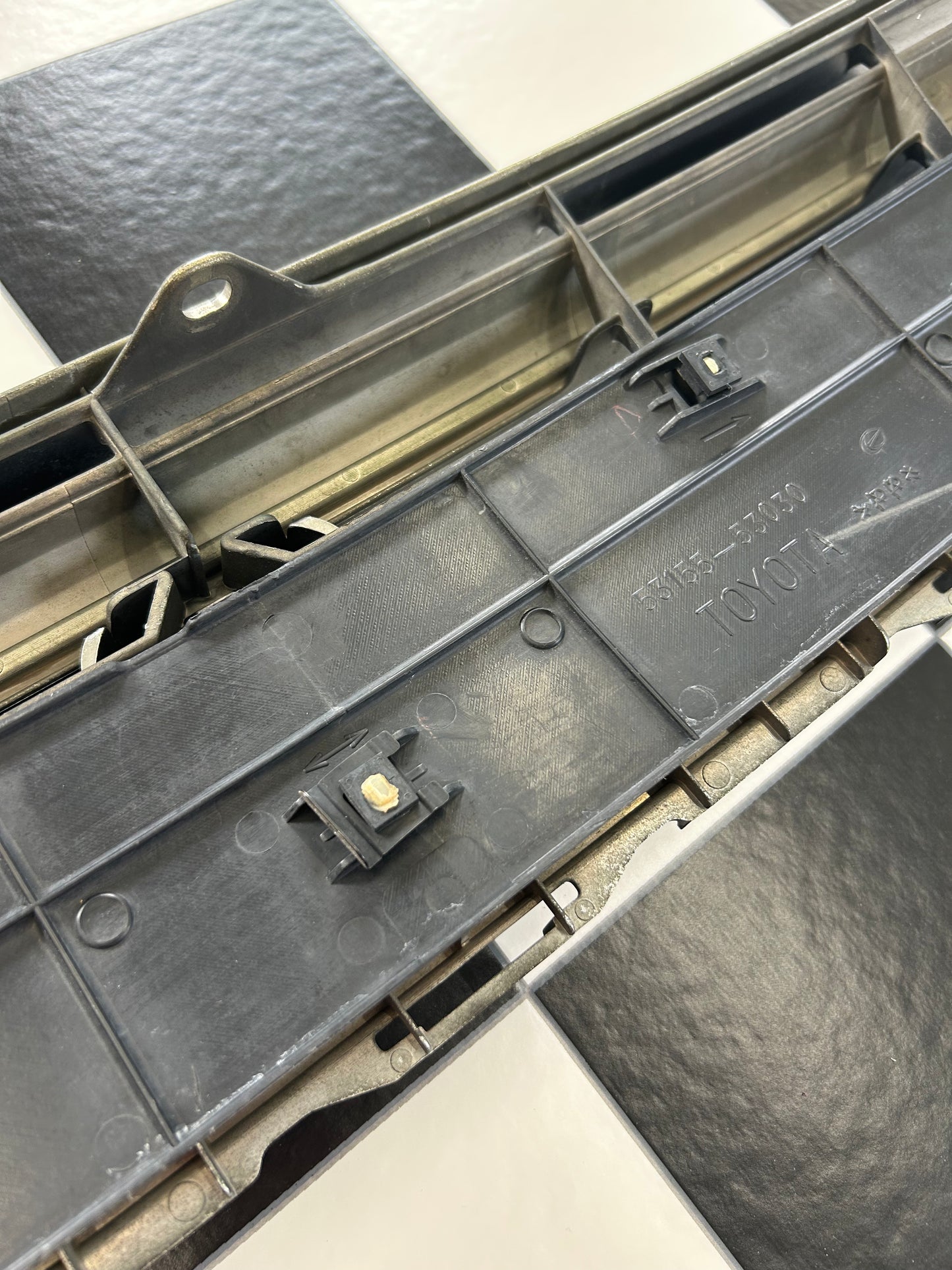 (4/4)Toyota Altezza 3 Bar Grill (w/backplate)