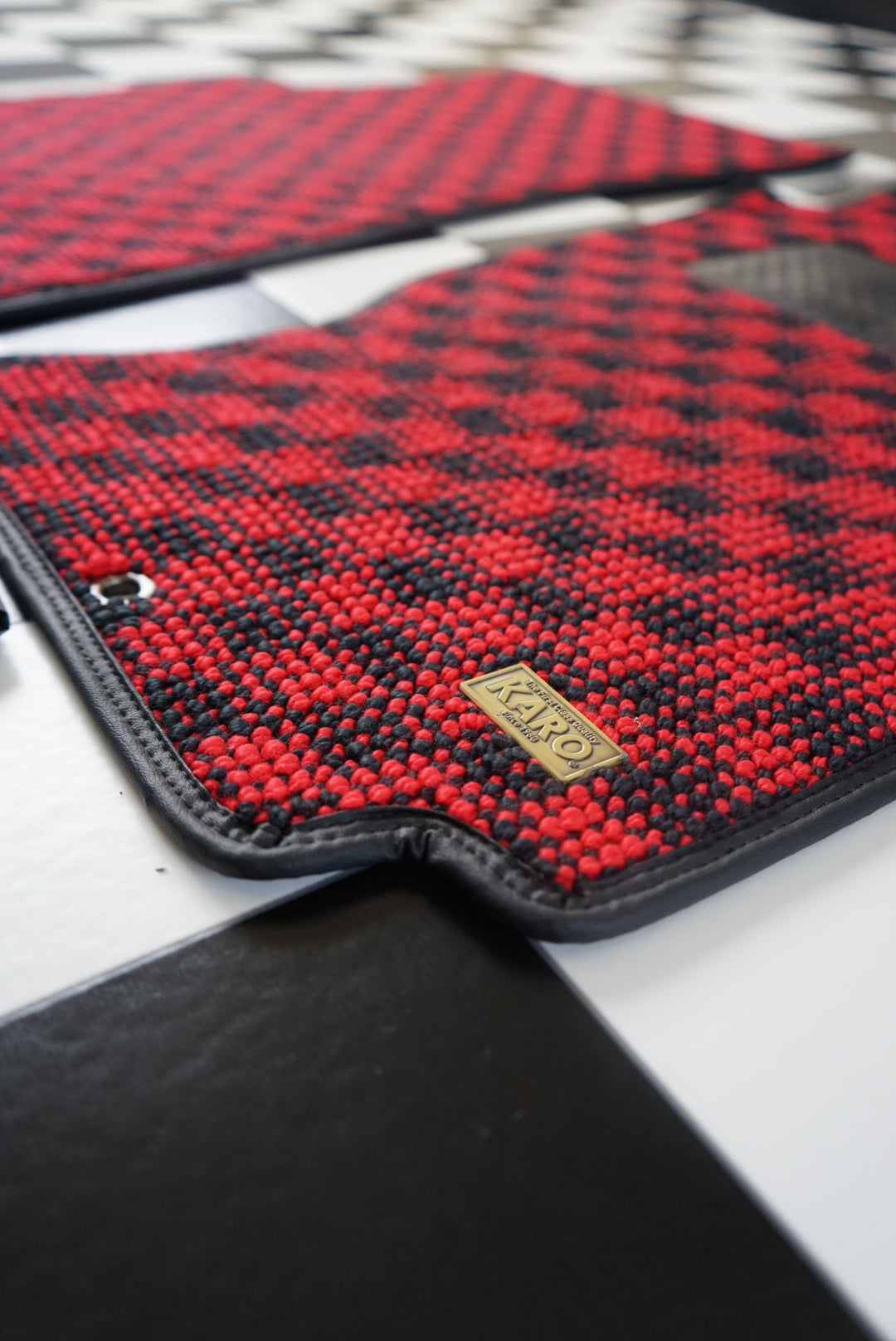 Karo R32 GTR Front Mat Set - Red/Black