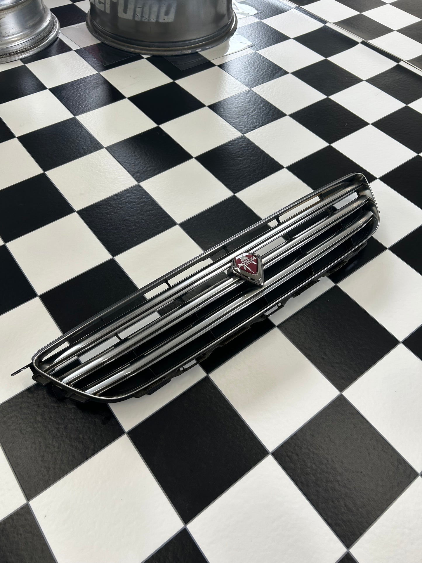 (1/4) Toyota Altezza 3 Bar Grill (w/backplate)