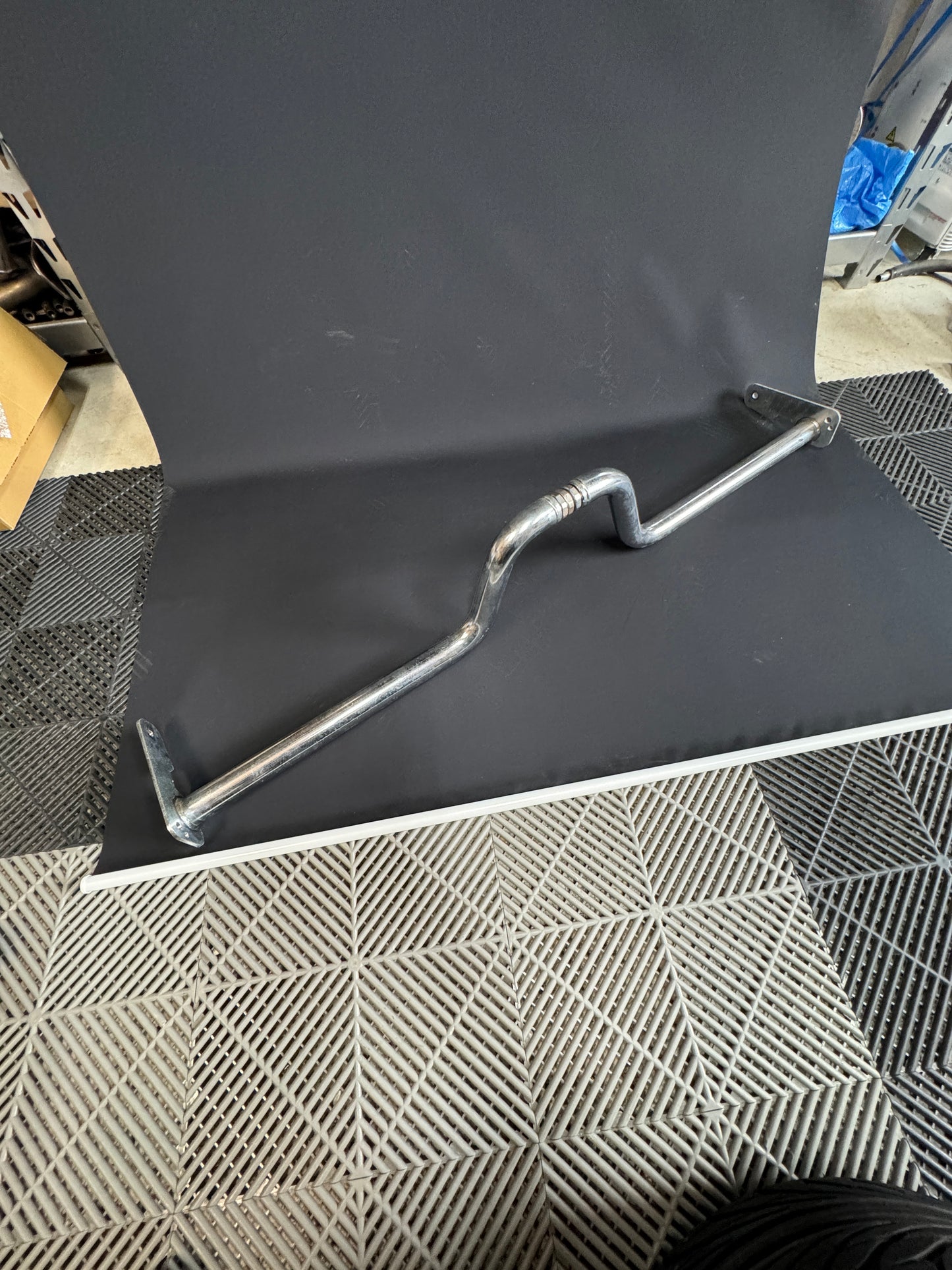 R34 Do-Luck Floor Bar