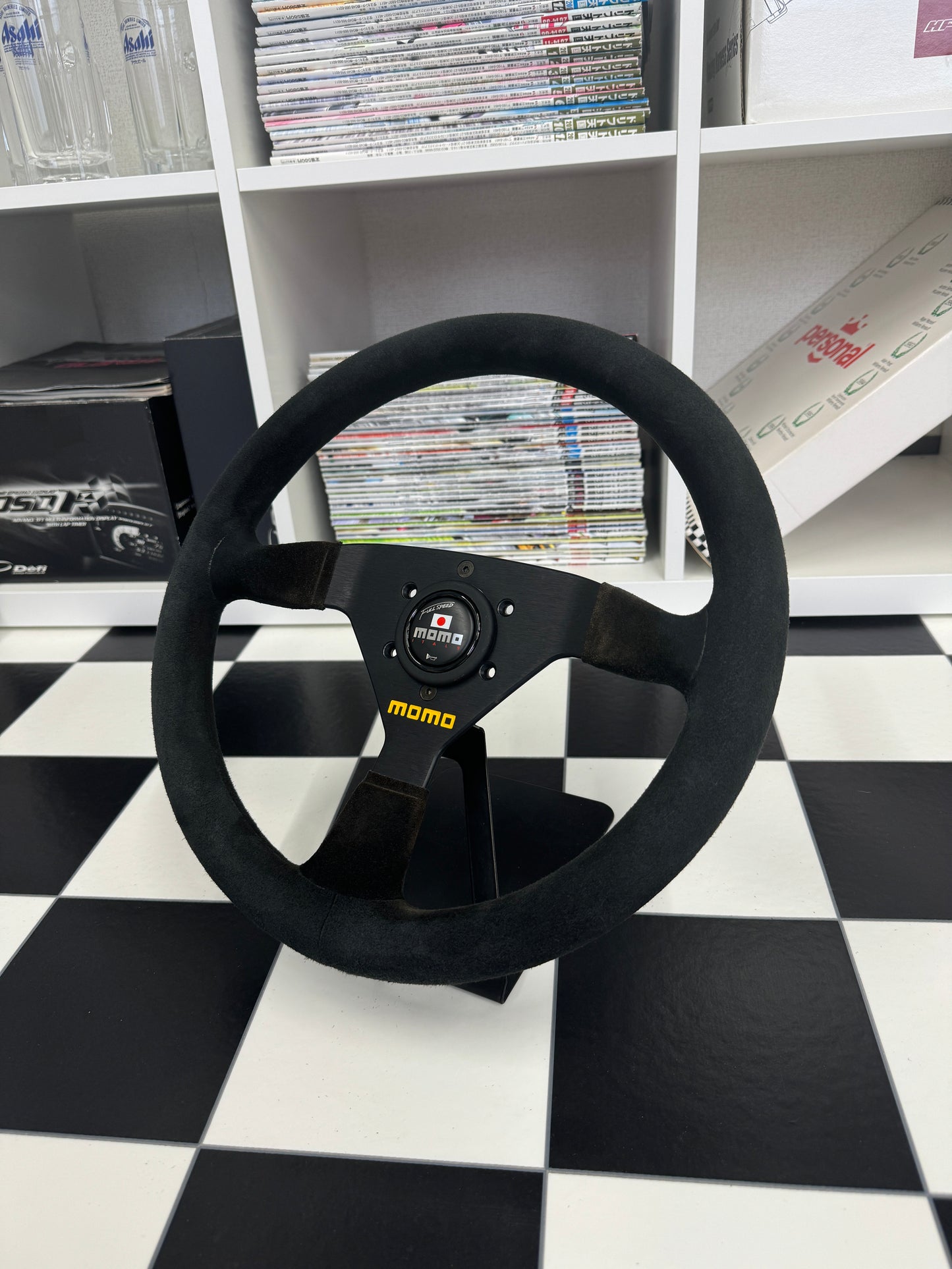 Momo Mod.69 350mm Suede