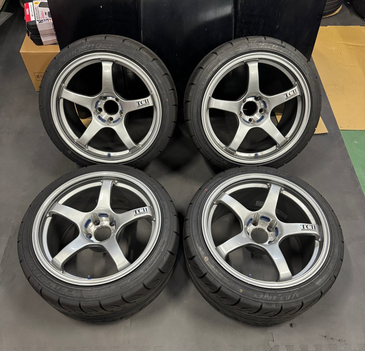 Advan TC-2 18" Set