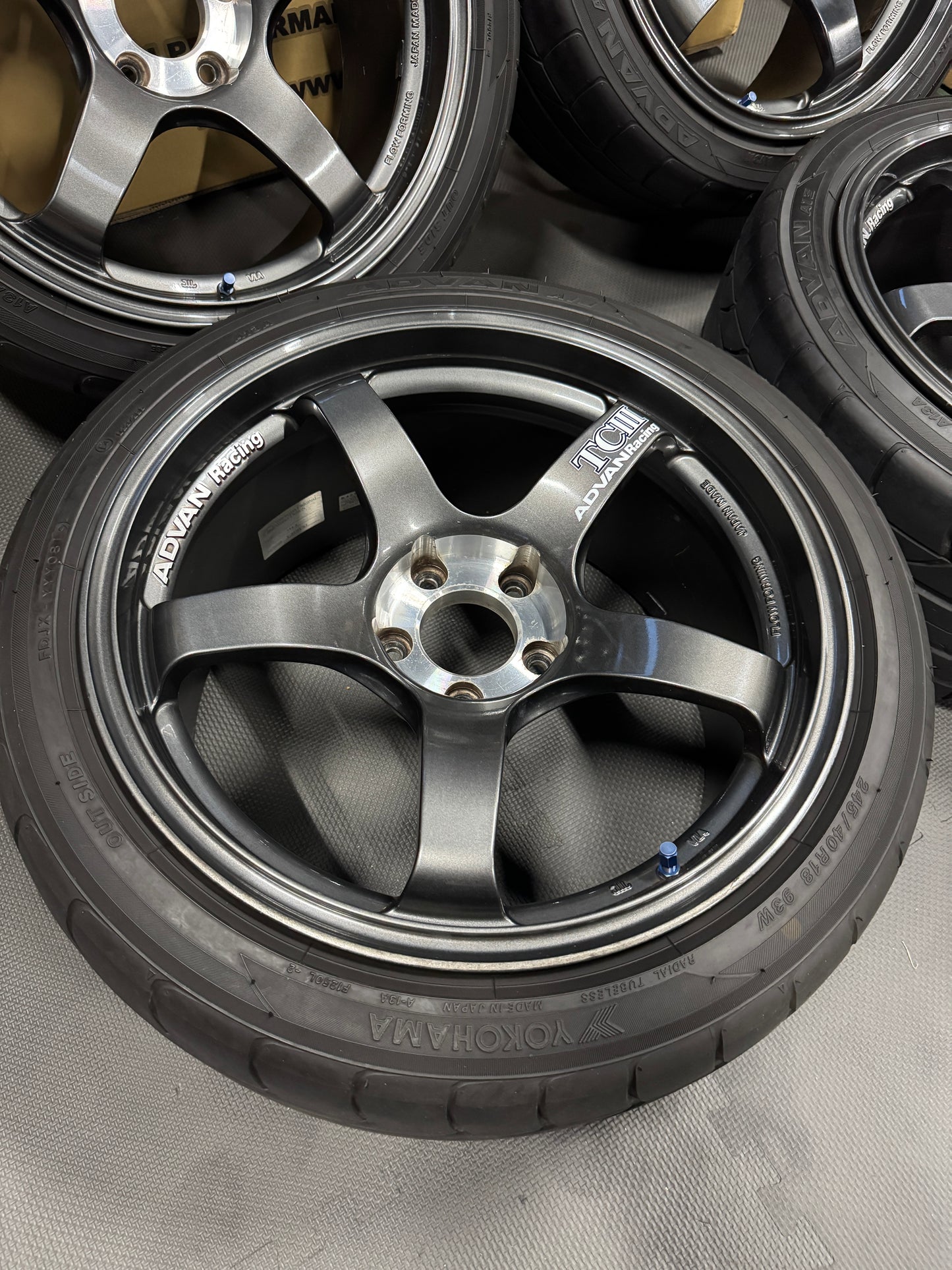 Advan TC-3 18 Inch Set