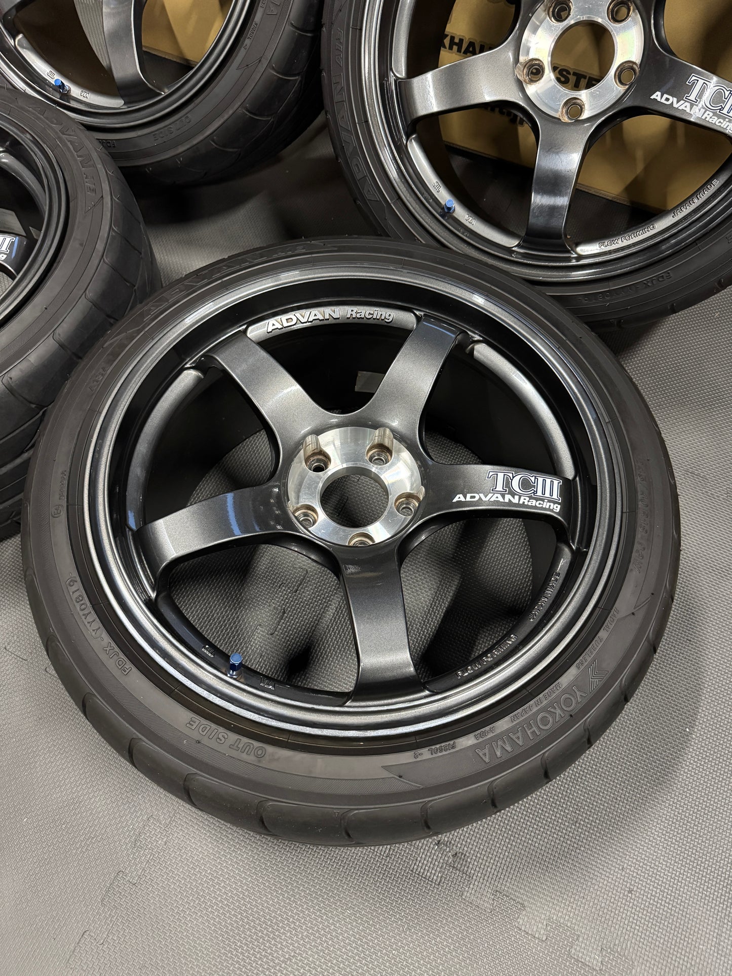 Advan TC-3 18 Inch Set