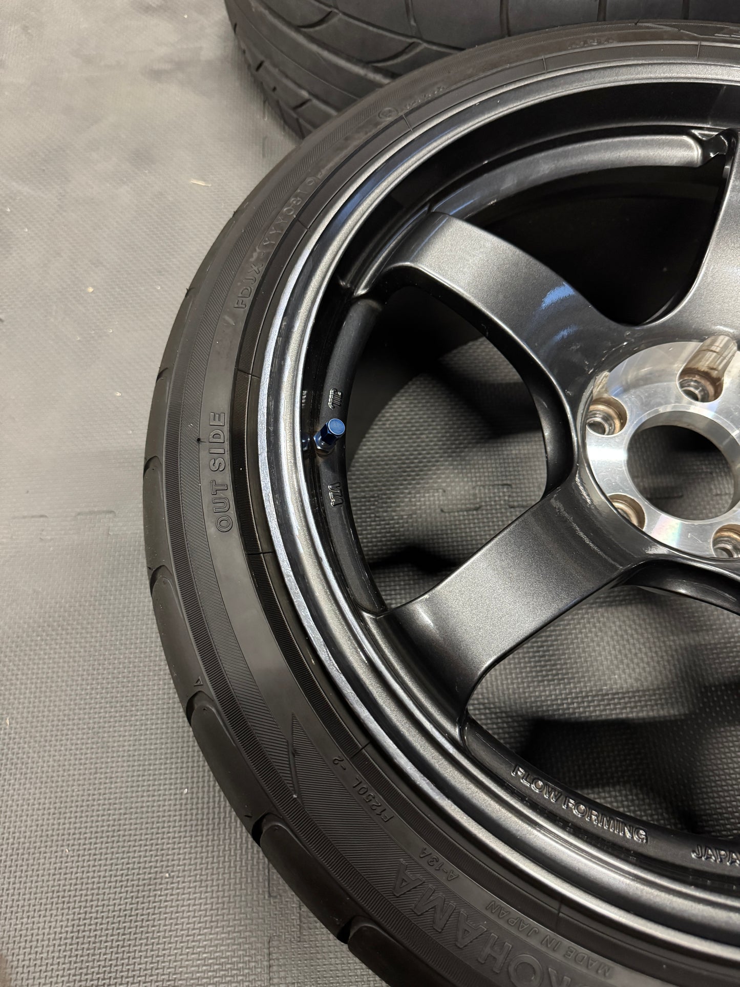 Advan TC-3 18 Inch Set