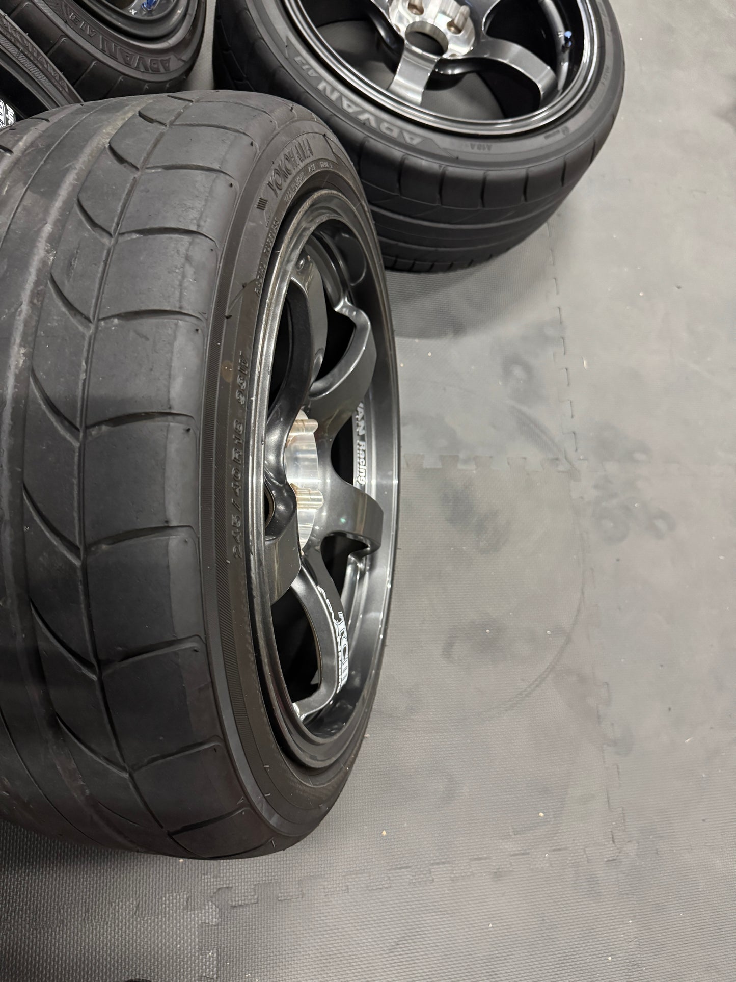 Advan TC-3 18 Inch Set