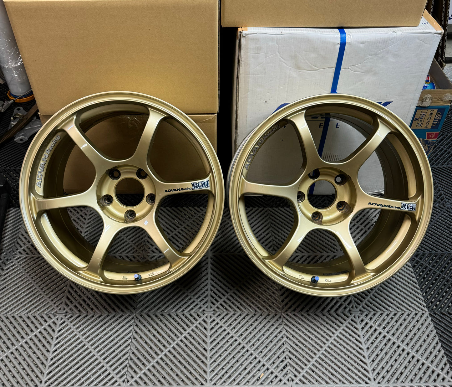 Advan RG2 Pair