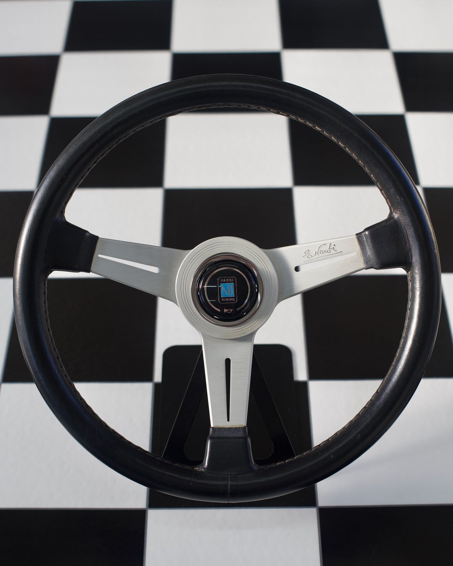 Nardi Classic Silver 360mm