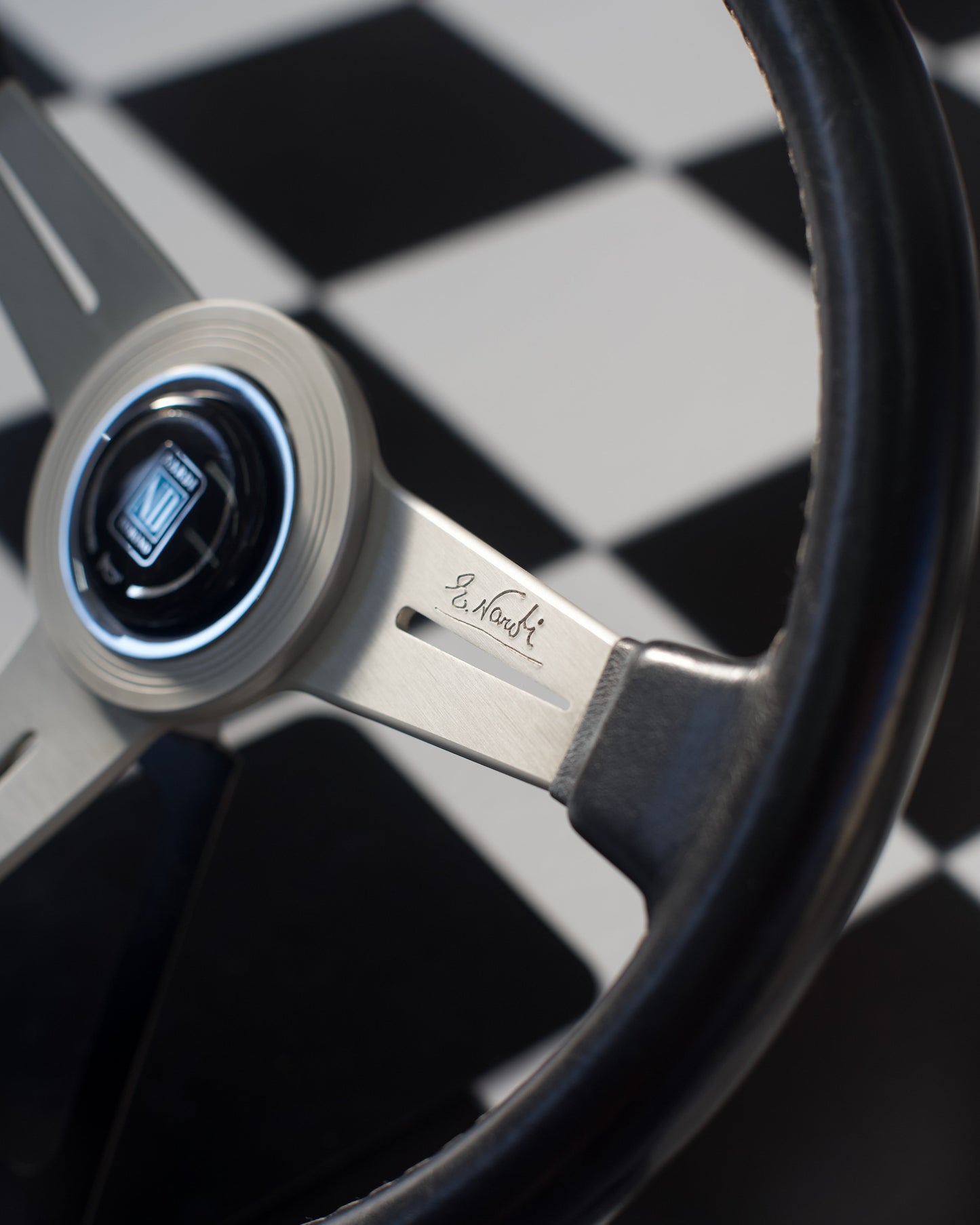 Nardi Classic Silver 360mm