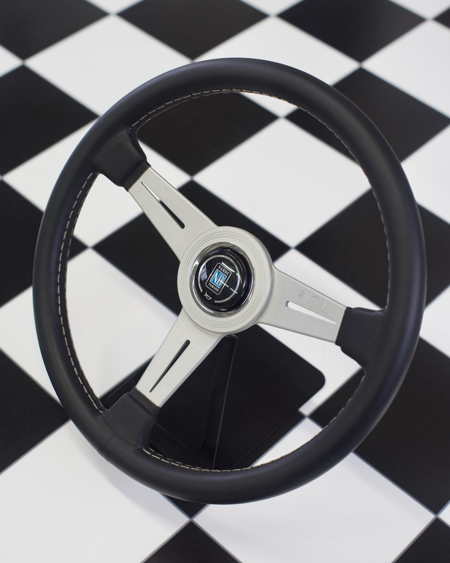 Nardi Classic 360mm Silver