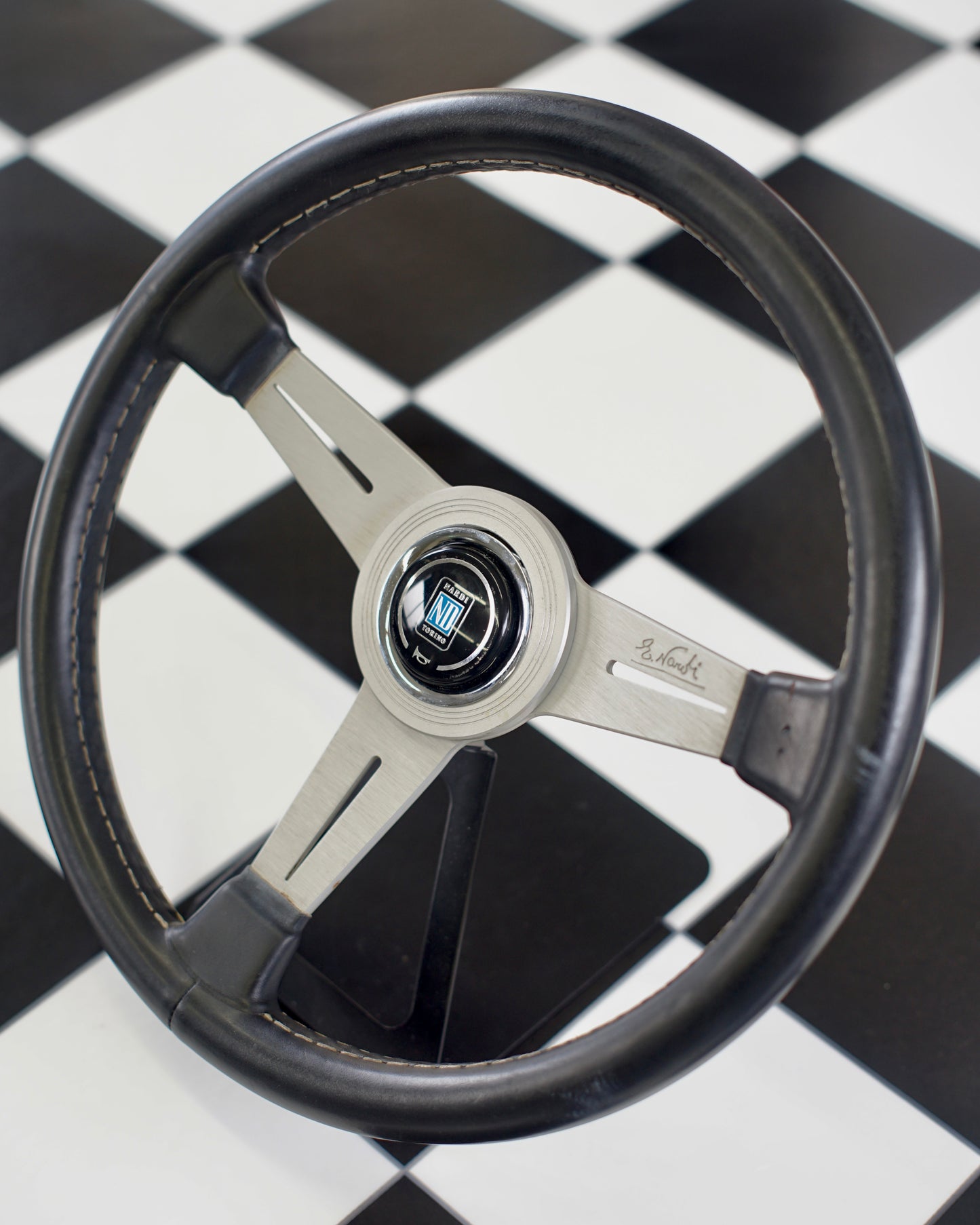 Nardi Classic Silver 360mm