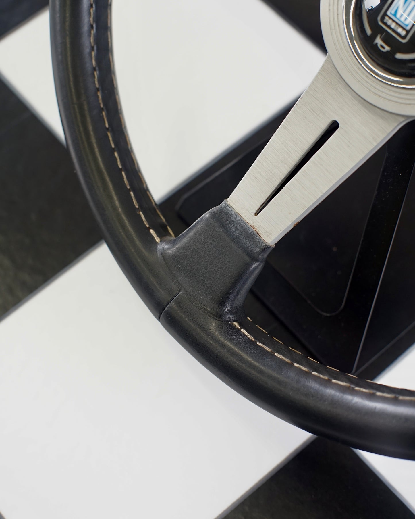 Nardi Classic Silver 360mm