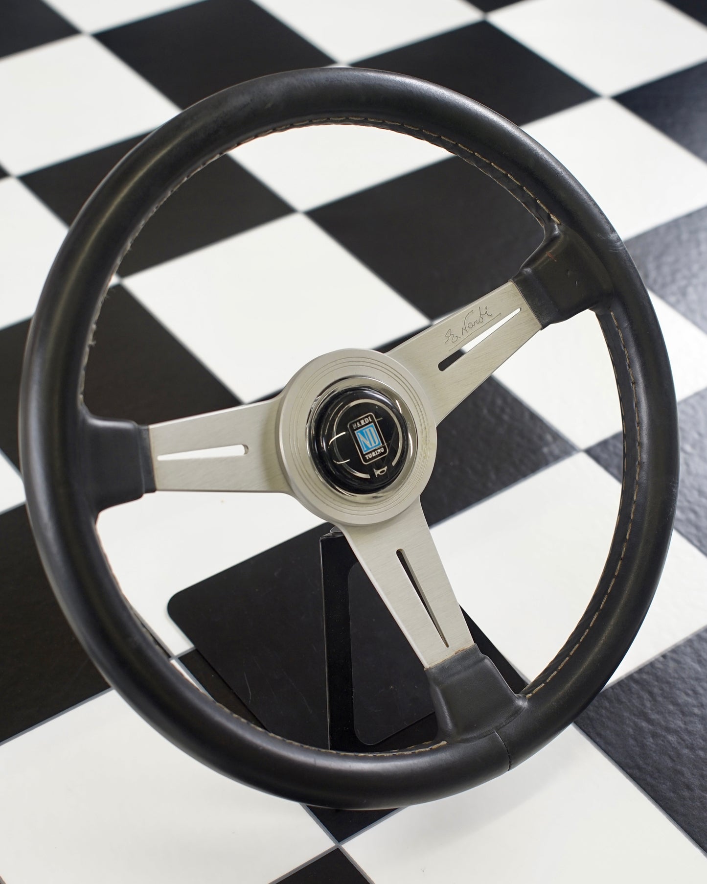 Nardi Classic Silver 360mm