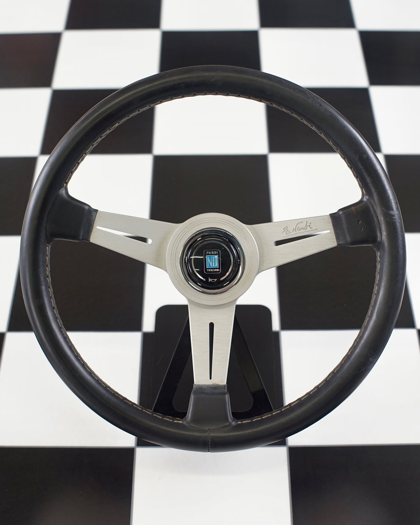 Nardi Classic Silver 360mm