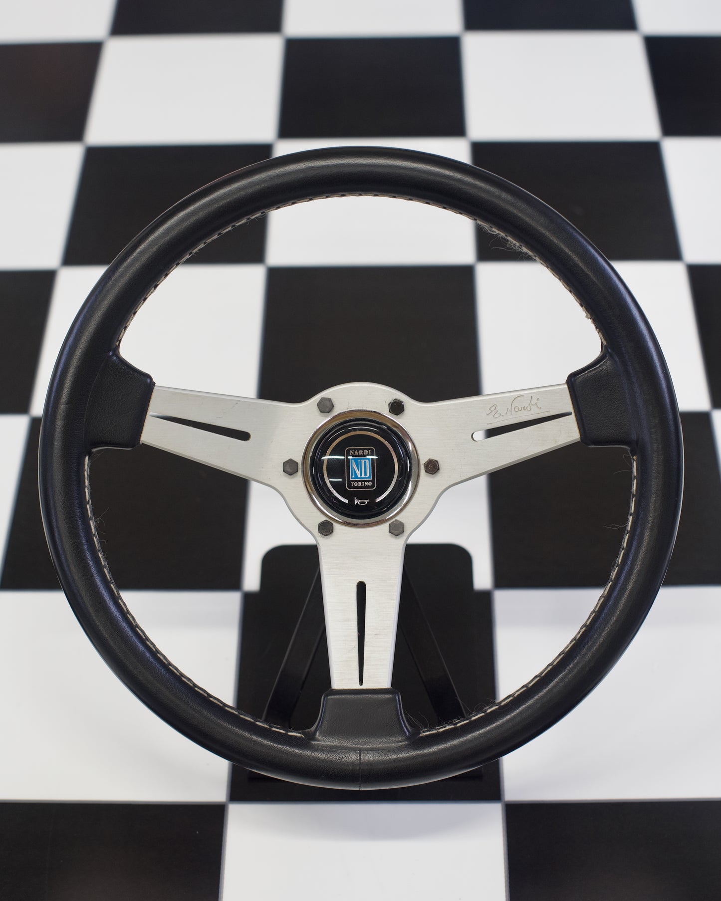 Nardi Classic Silver 330mm