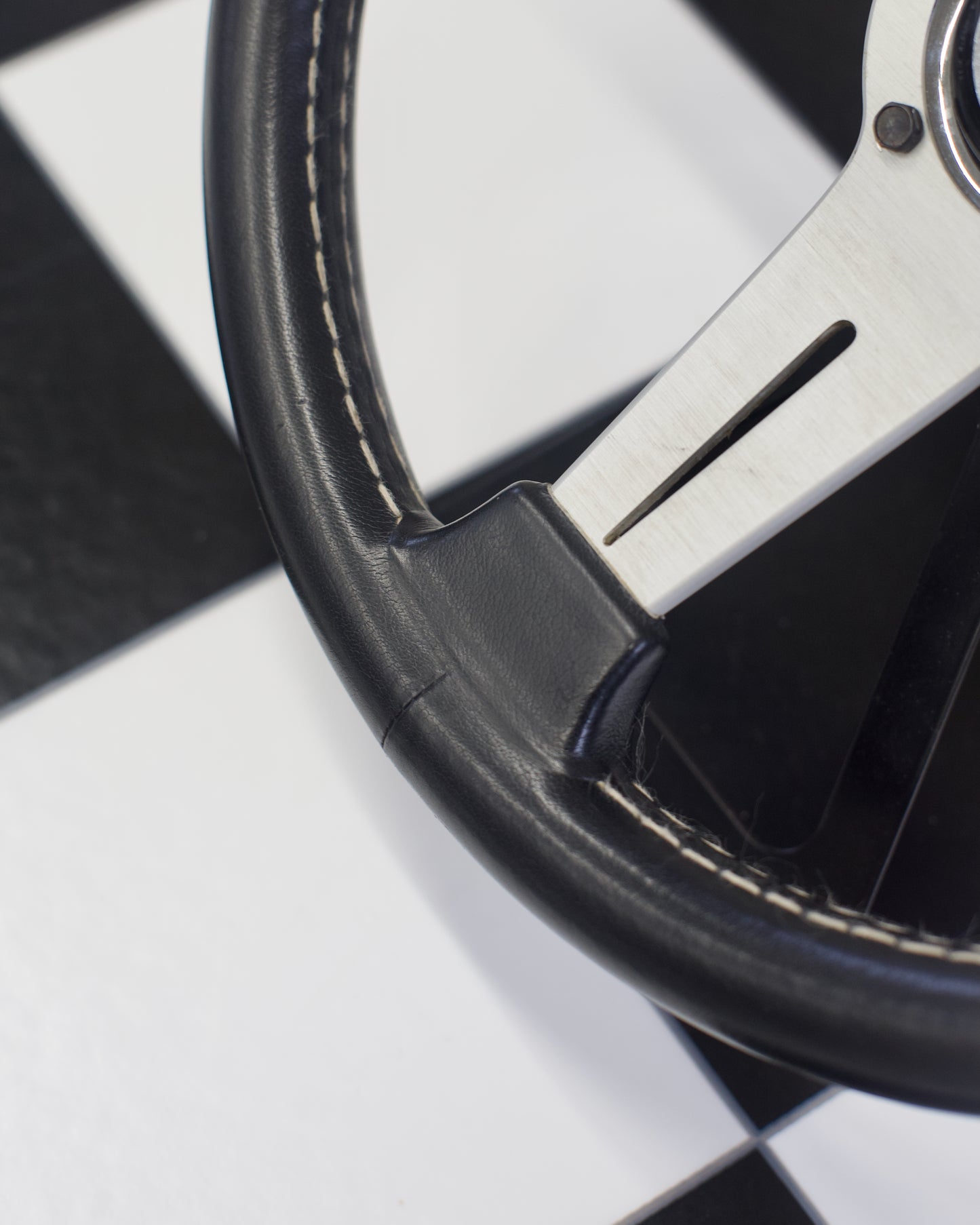 Nardi Classic Silver 330mm