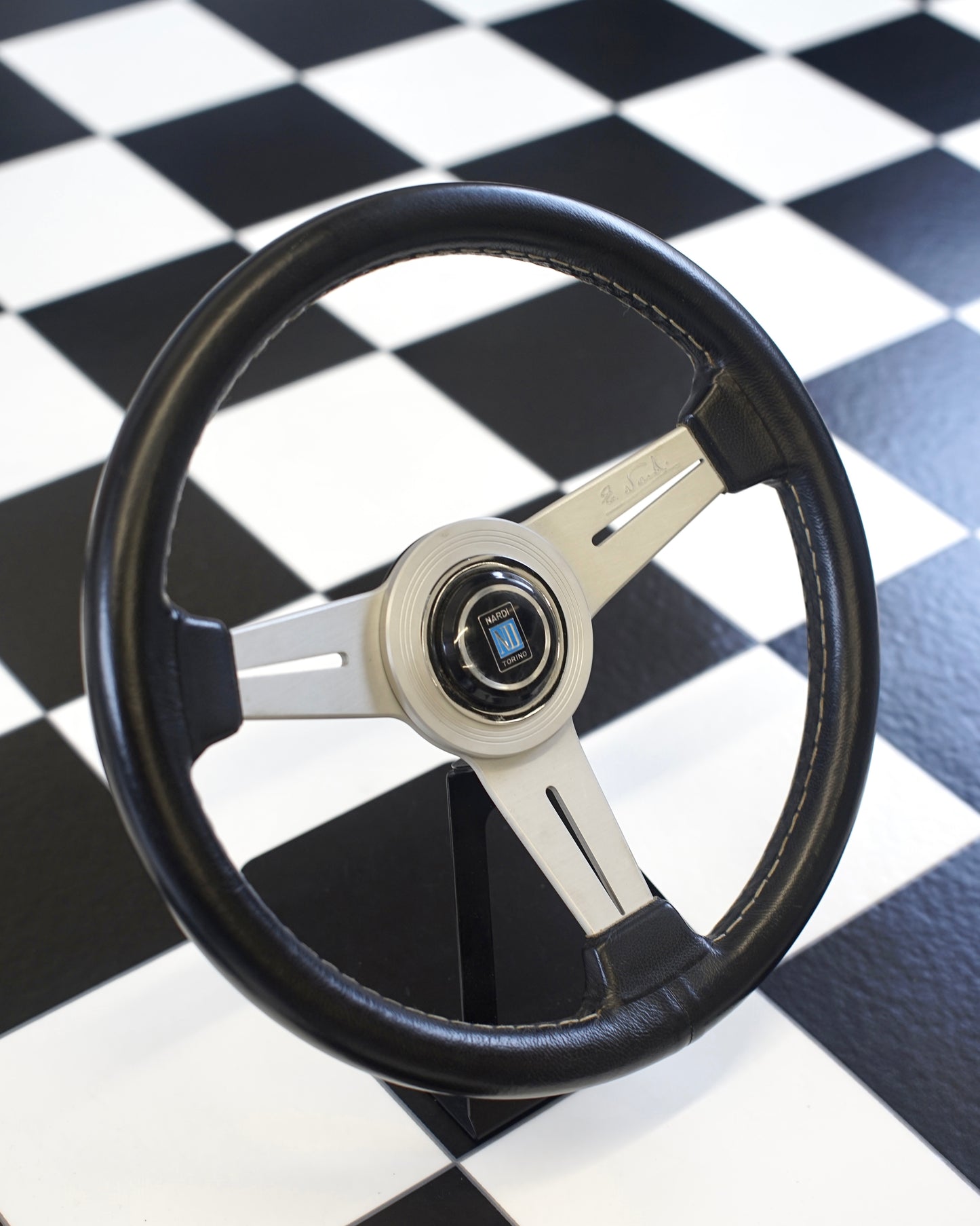 Nardi Classic Silver 330mm