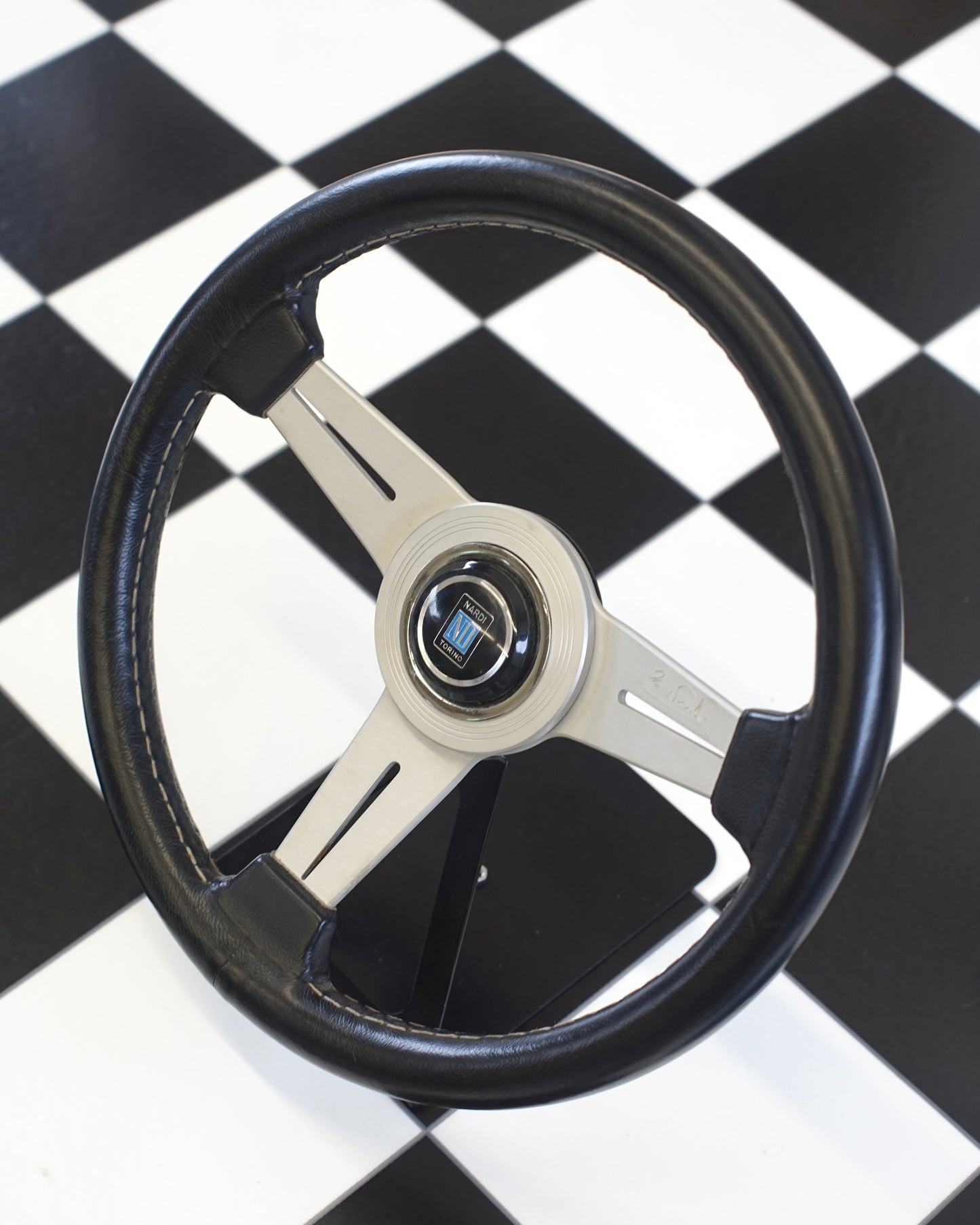 Nardi Classic Silver 330mm
