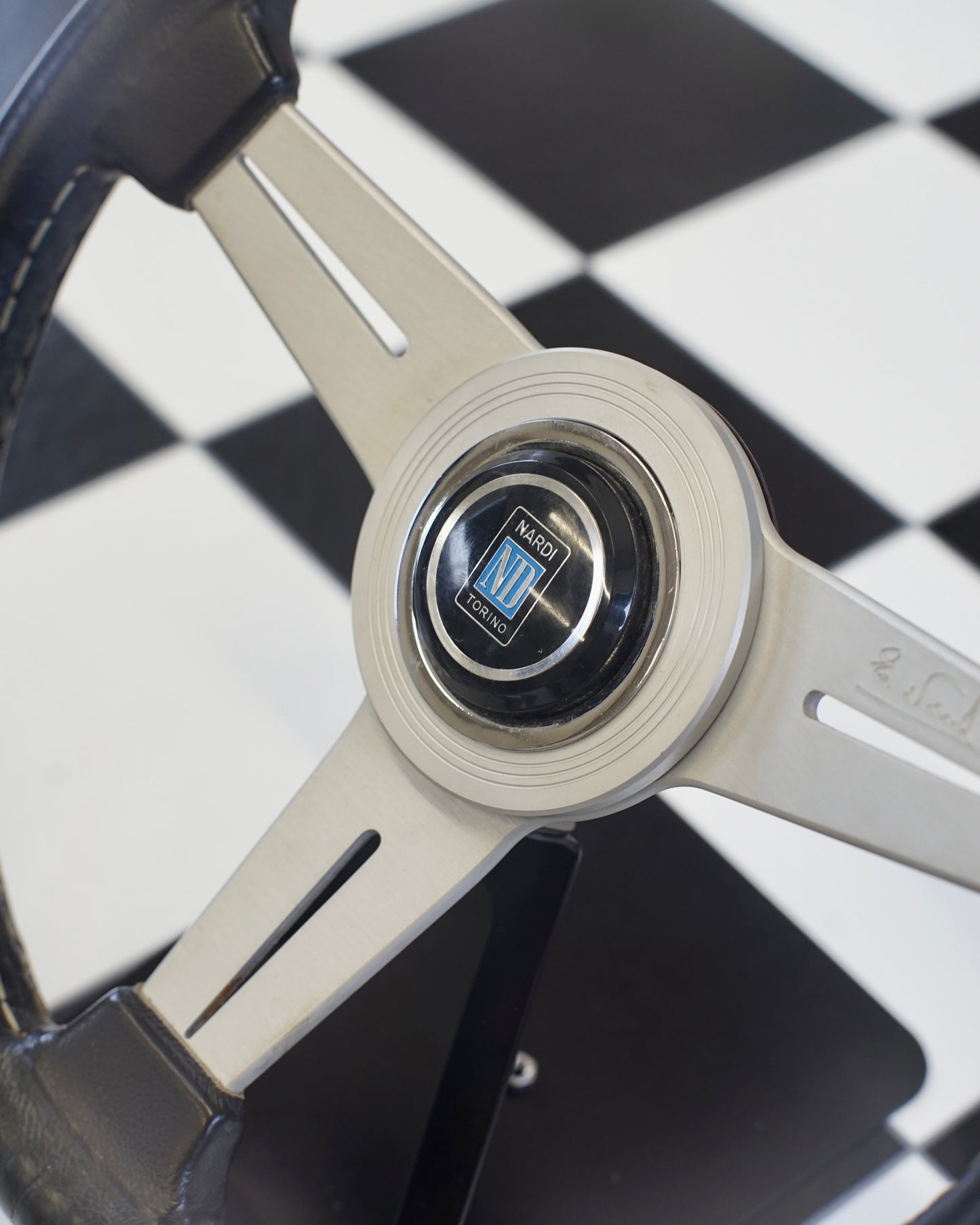 Nardi Classic Silver 330mm
