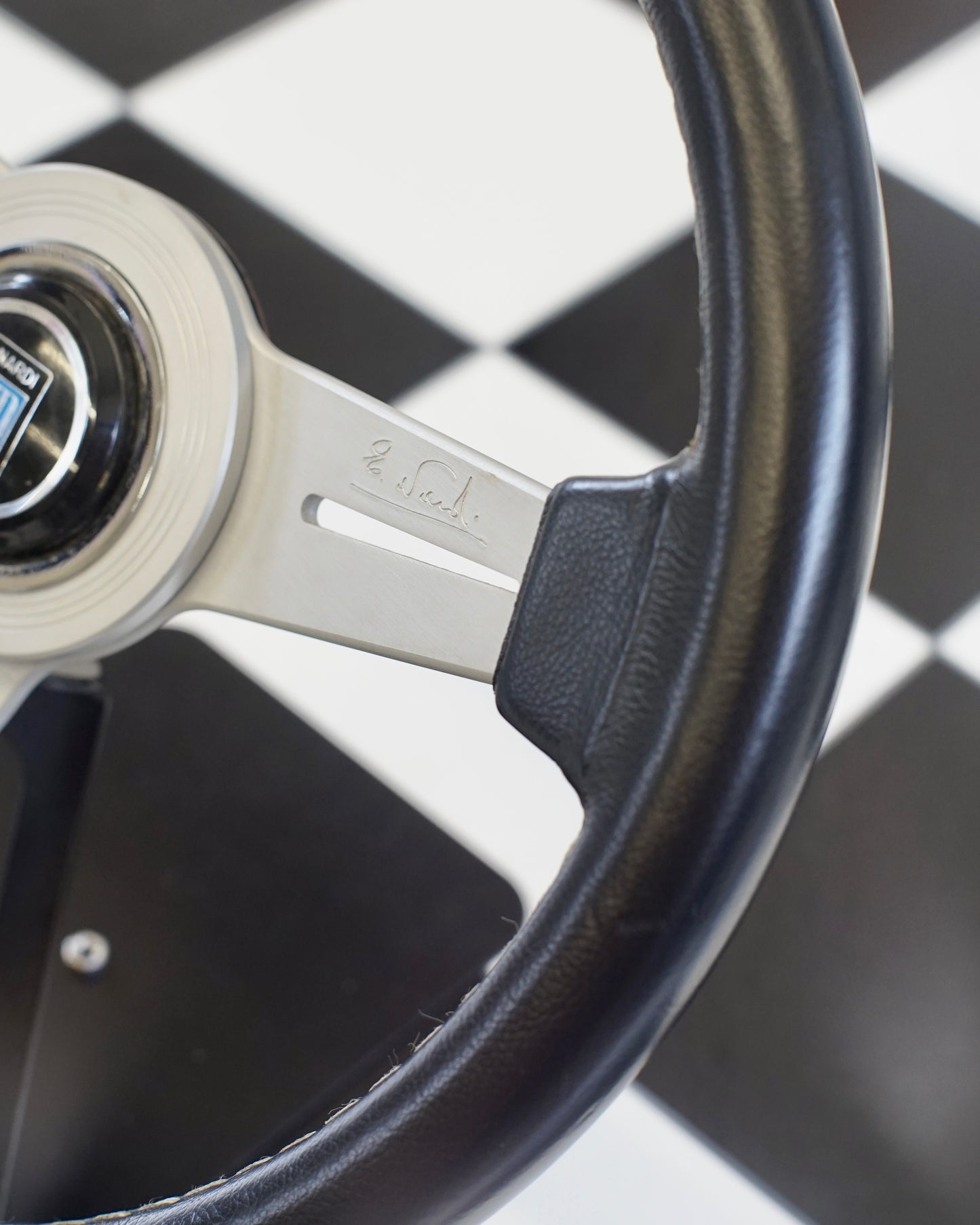 Nardi Classic Silver 330mm