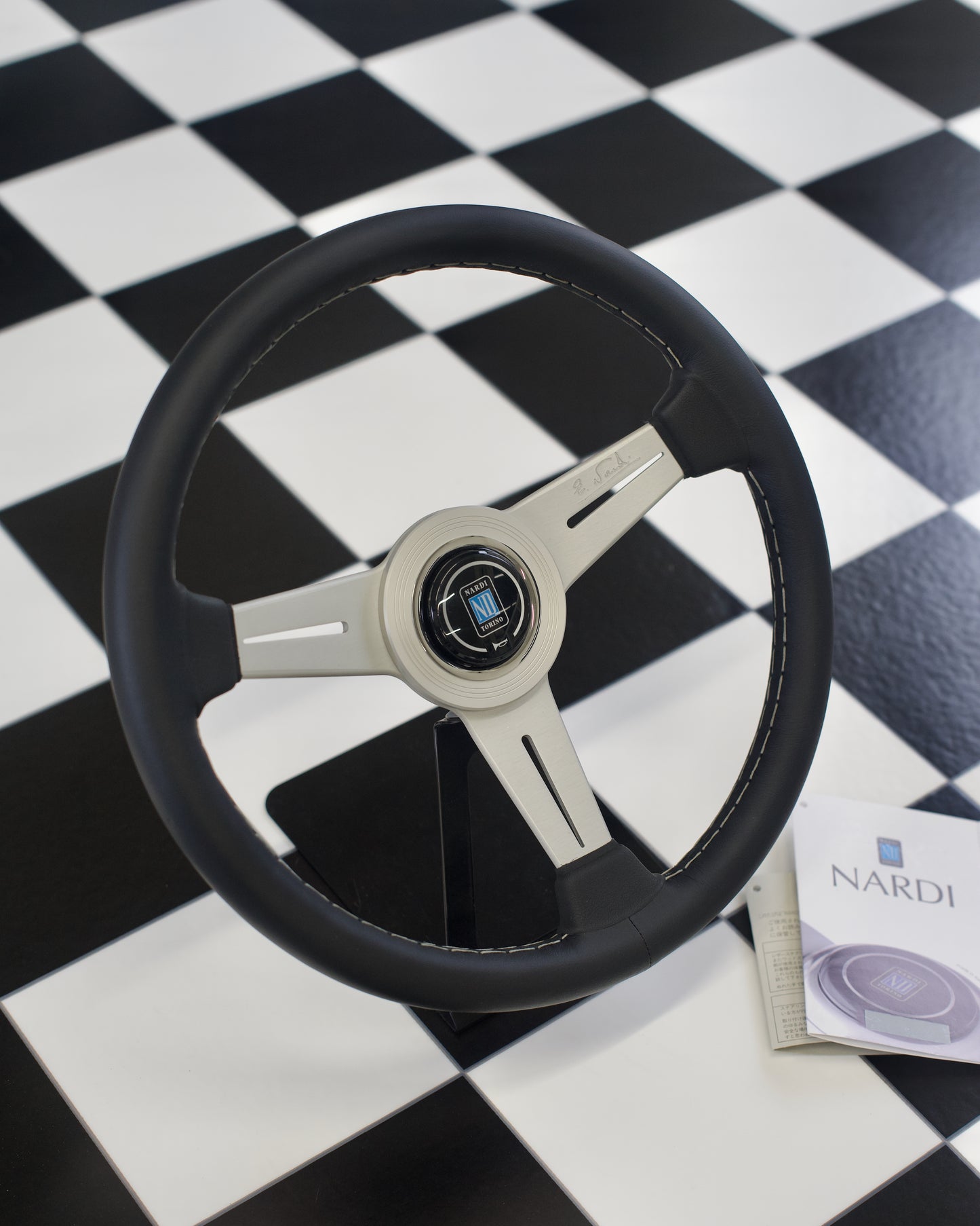 Nardi Classic Silver 340mm