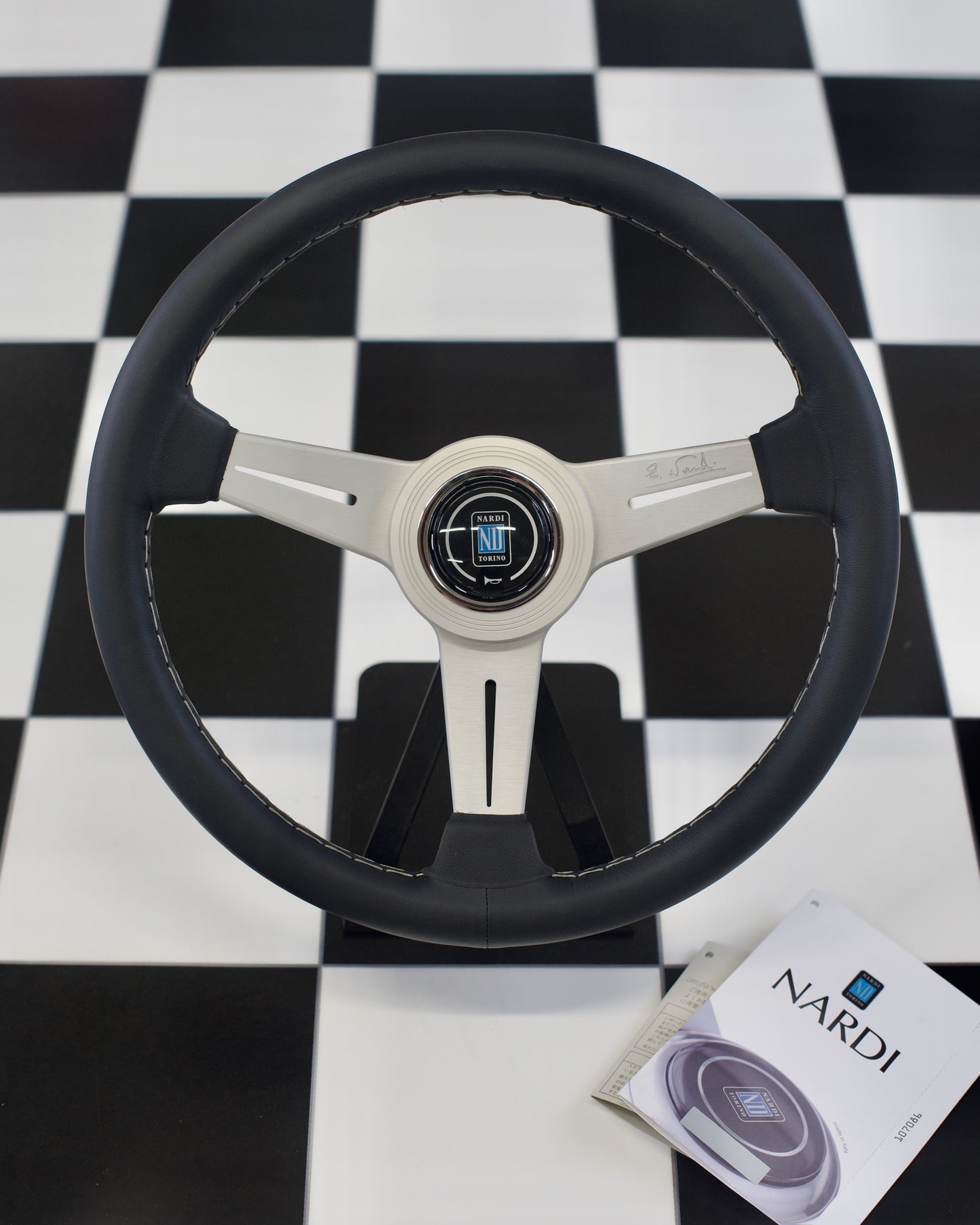 Nardi Classic Silver 340mm