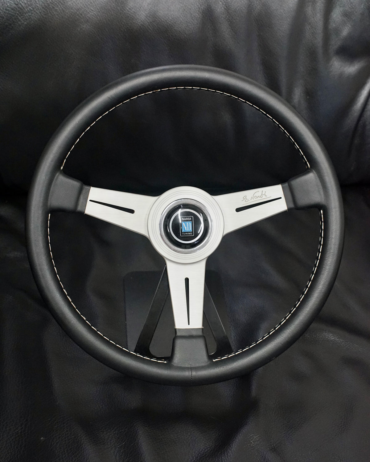 Nardi Classic Silver 360mm