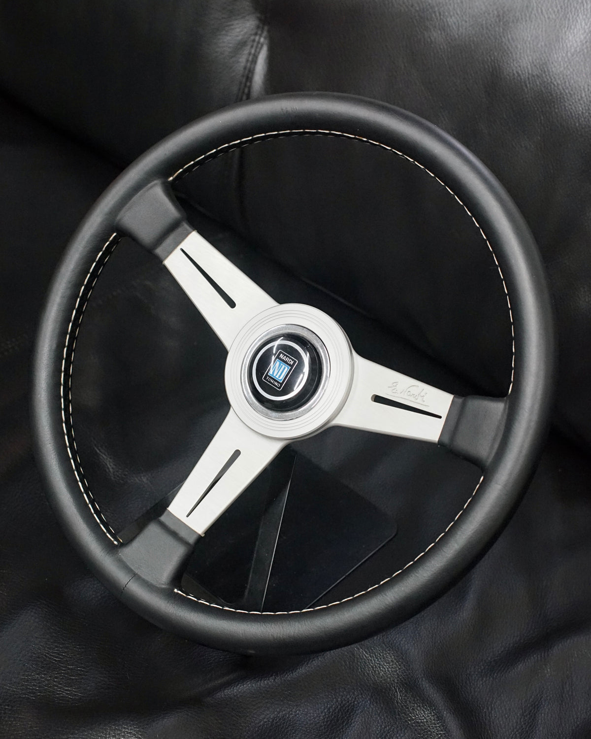 Nardi Classic Silver 360mm