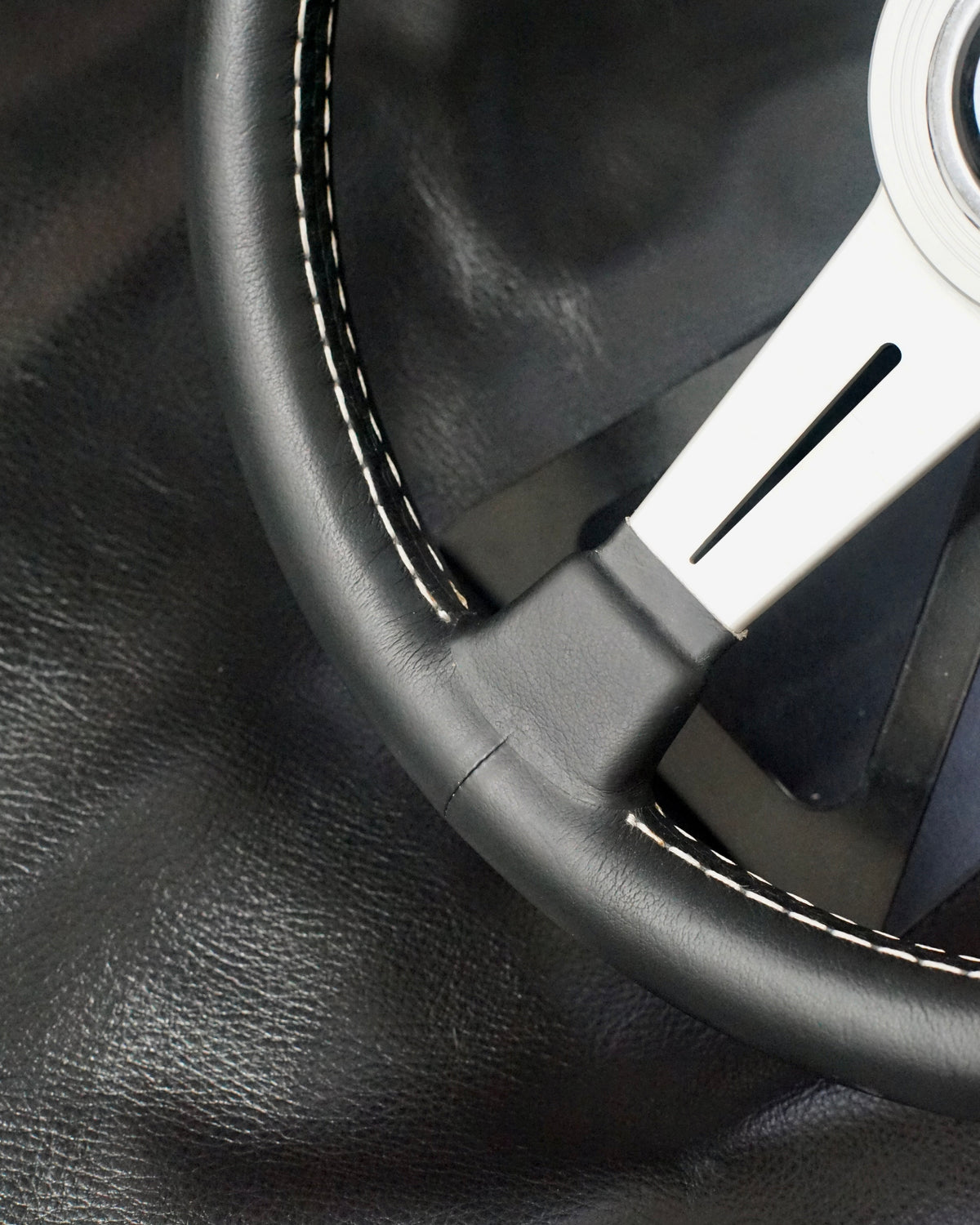 Nardi Classic Silver 360mm