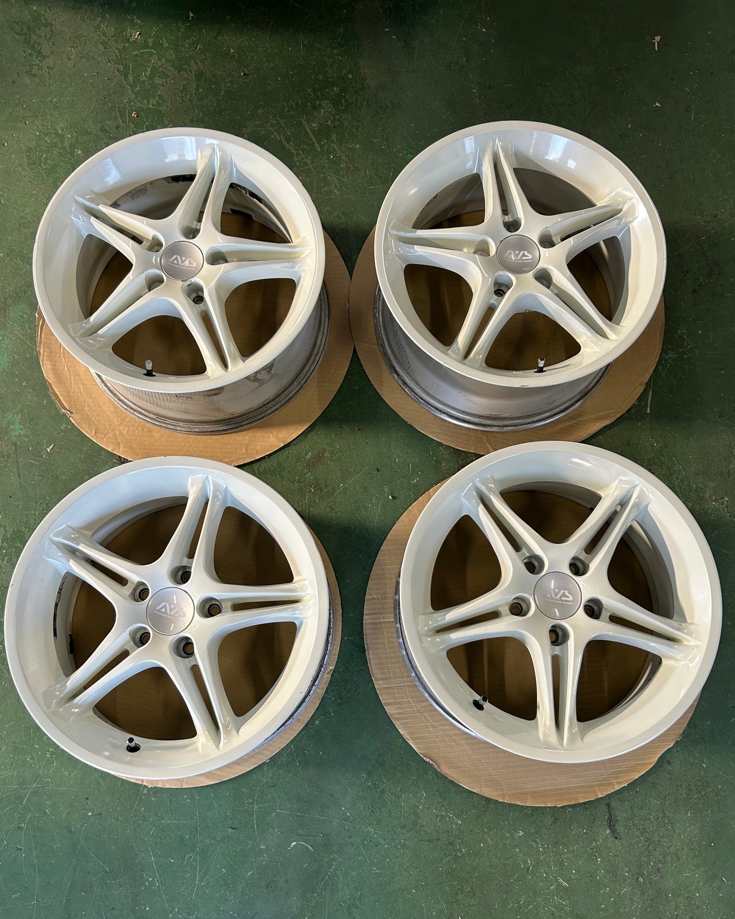 Yokohama AVS VS-5 17" Set