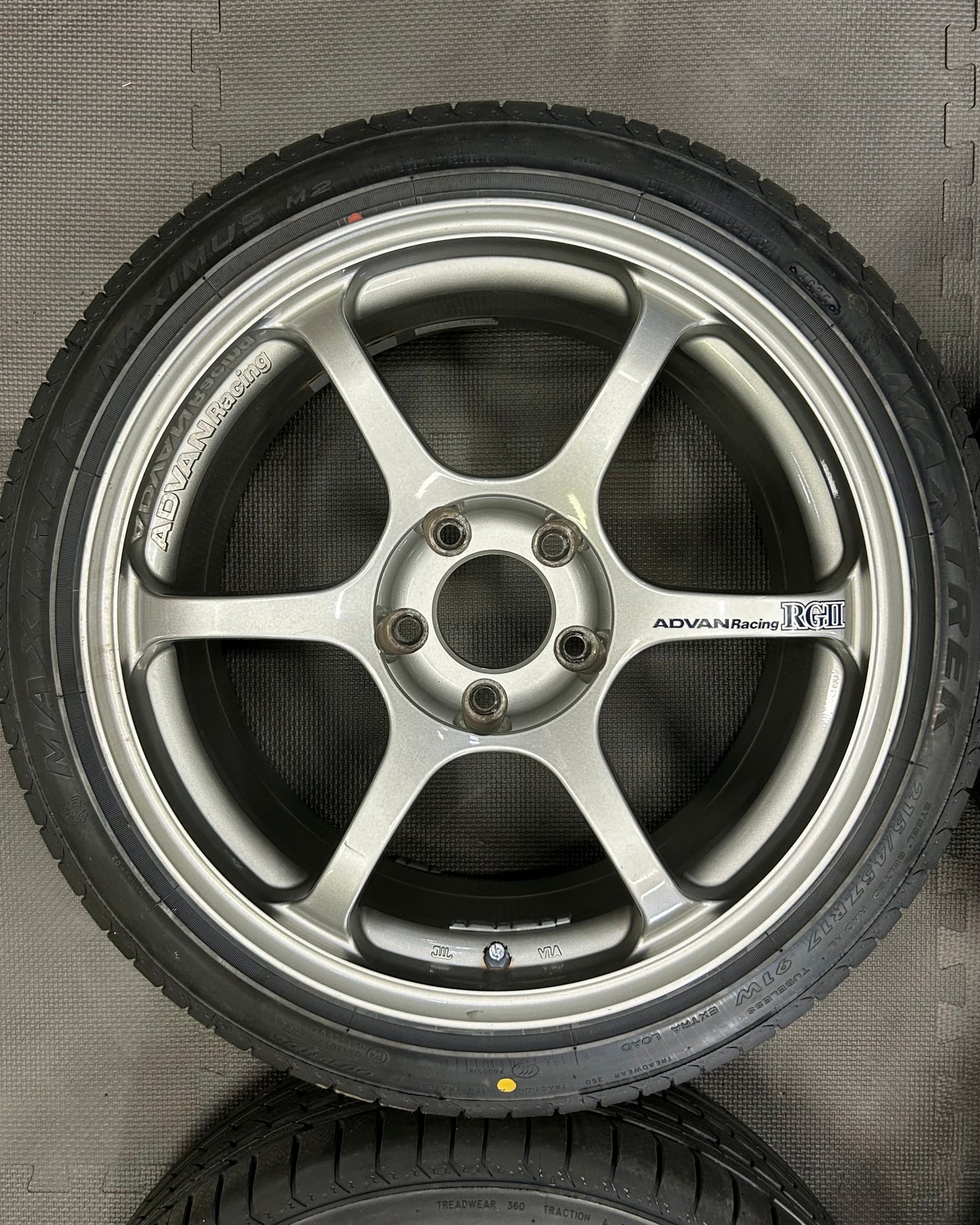 Advan RG2 (17")