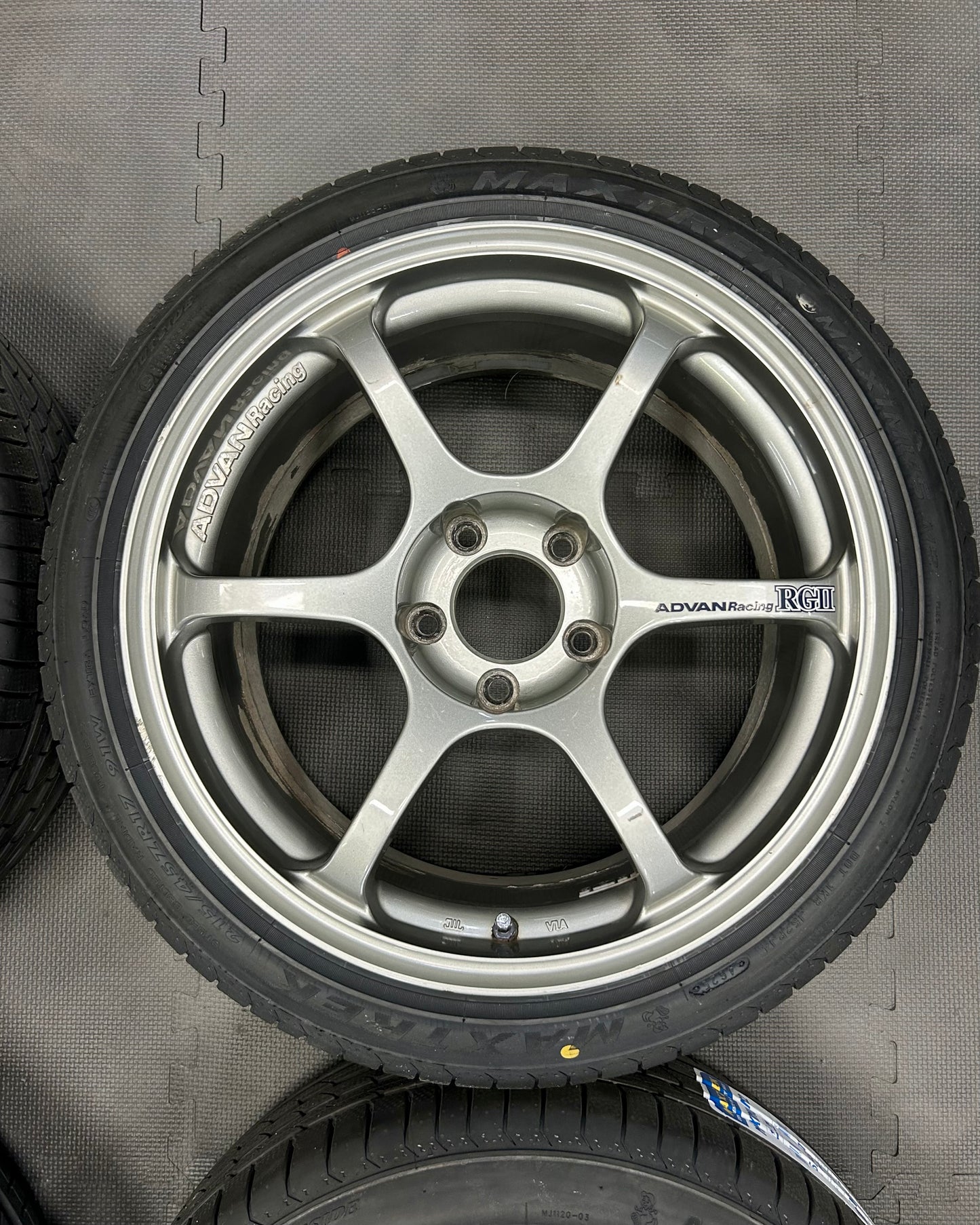 Advan RG2 (17")