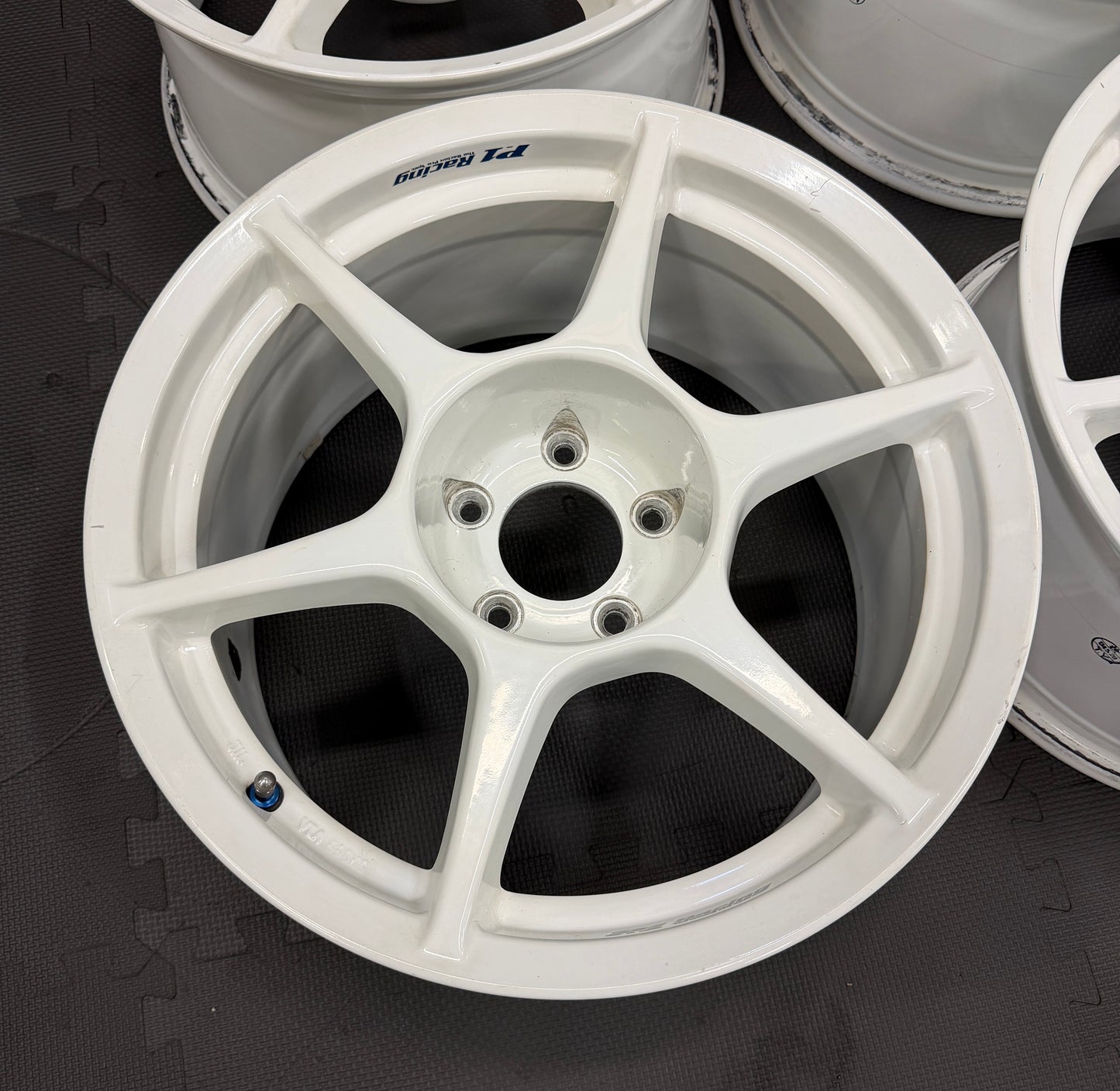 Buddy Club P1 GTR Sizing (17") SET