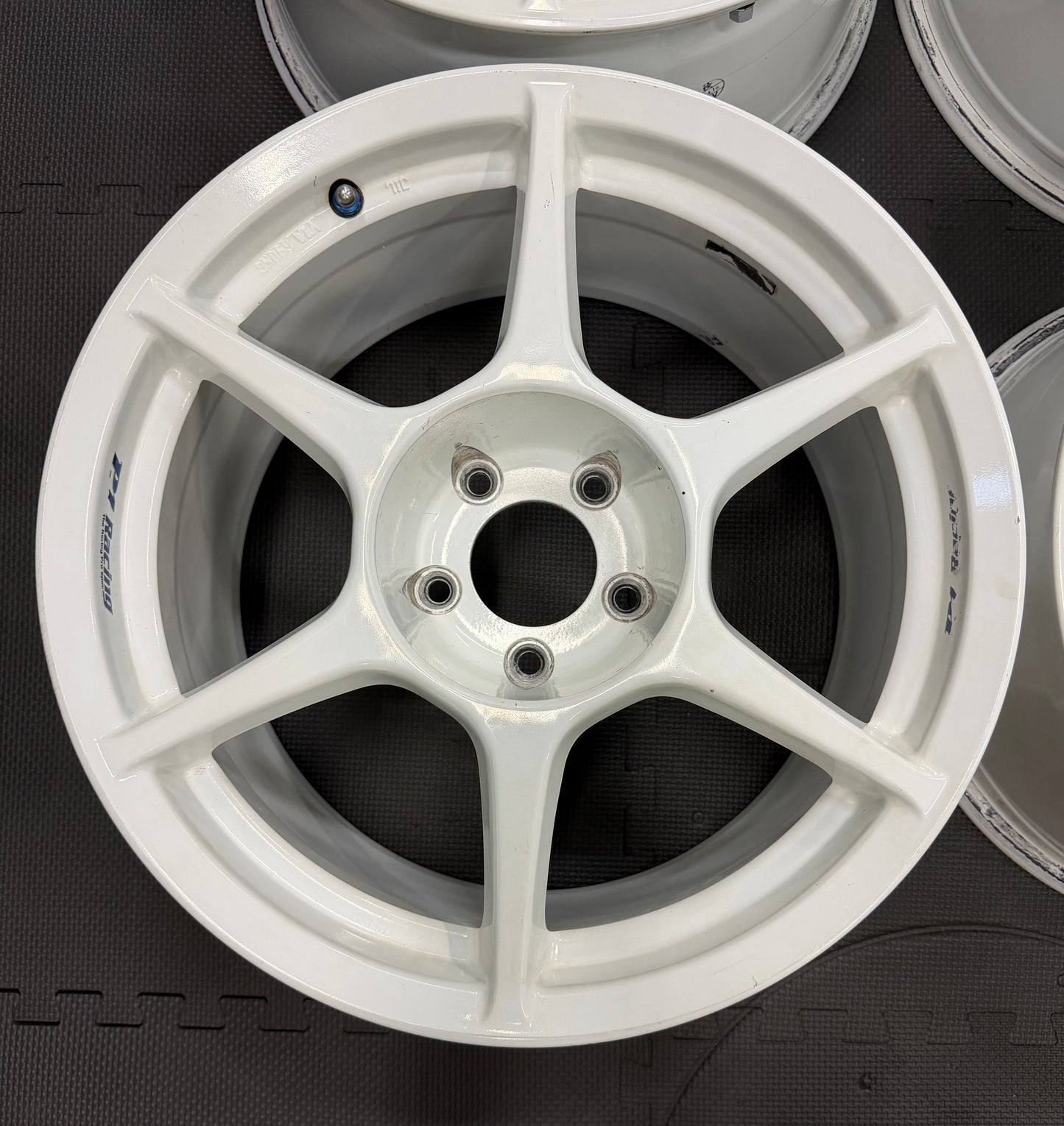 Buddy Club P1 GTR Sizing (17") SET