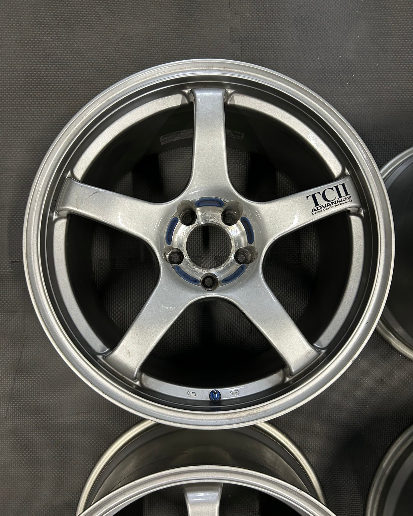 Advan TC-2 18" Set