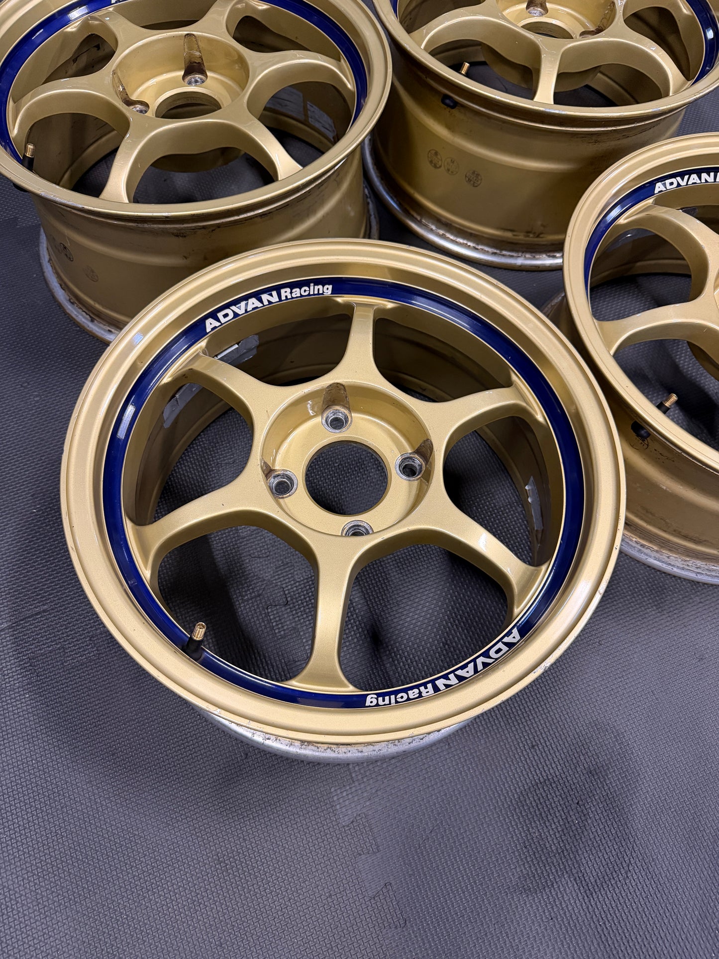 Advan Racing RG1 (16") SET