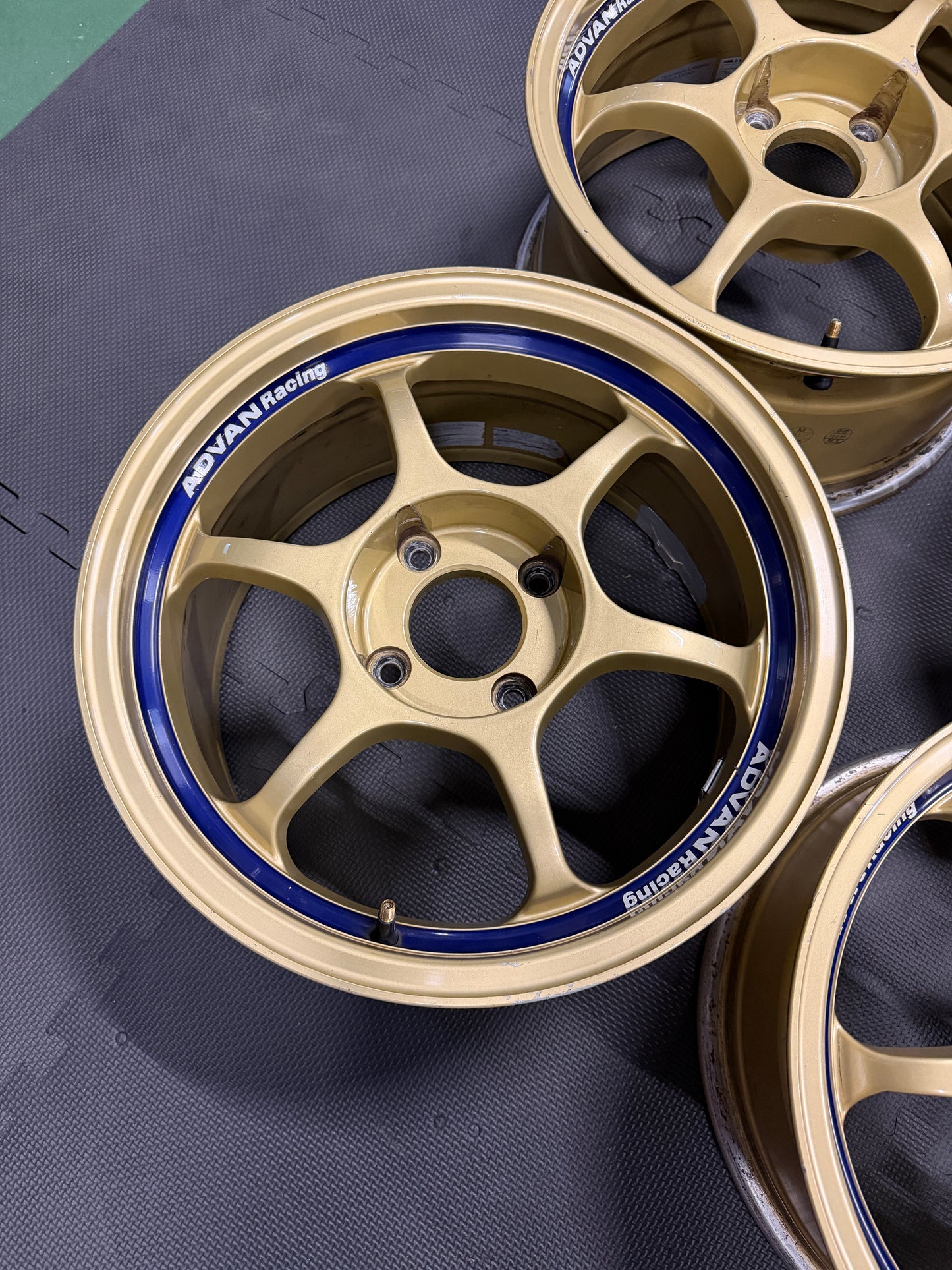 Advan Racing RG1 (16") SET