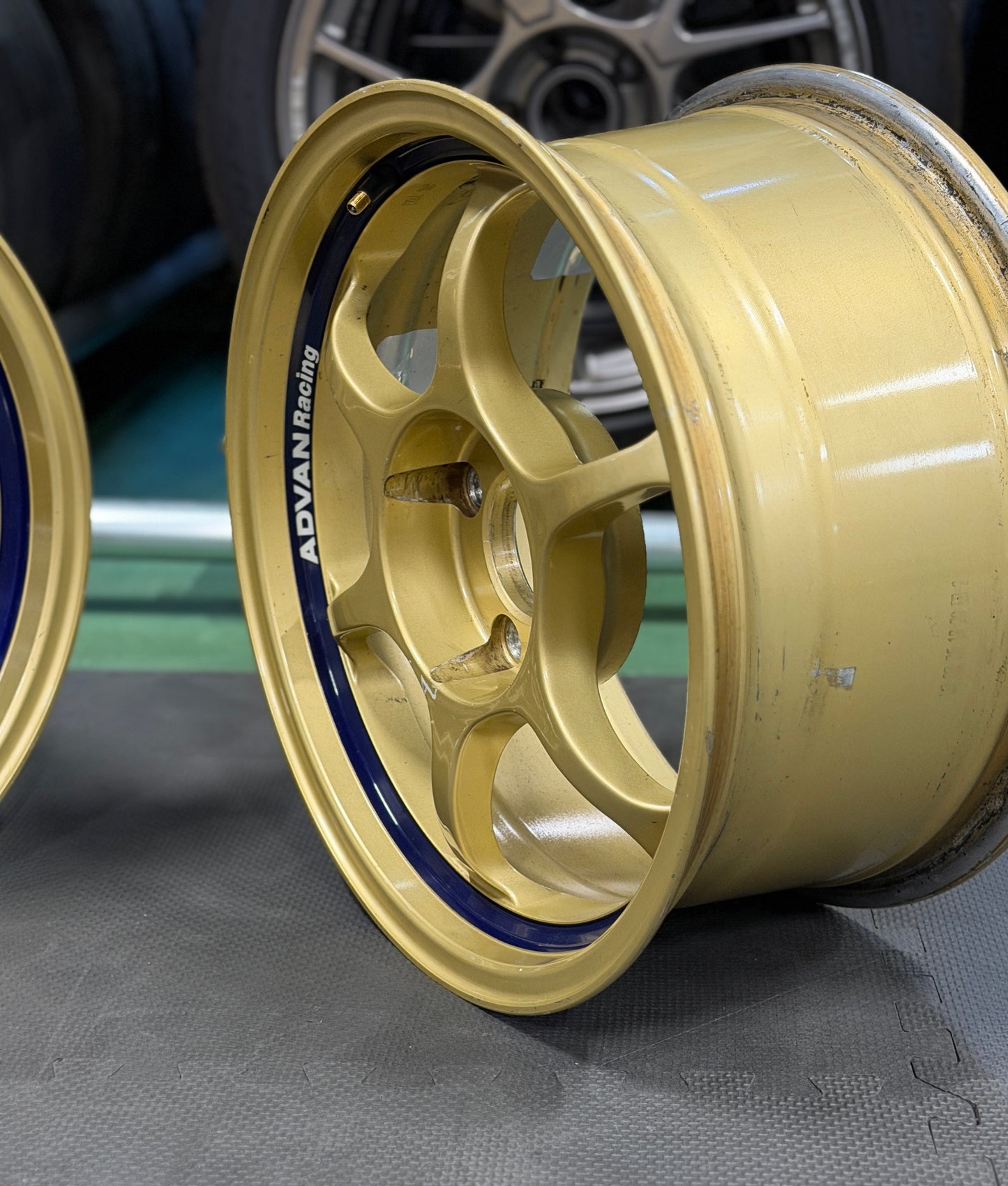 Advan Racing RG1 (16") SET