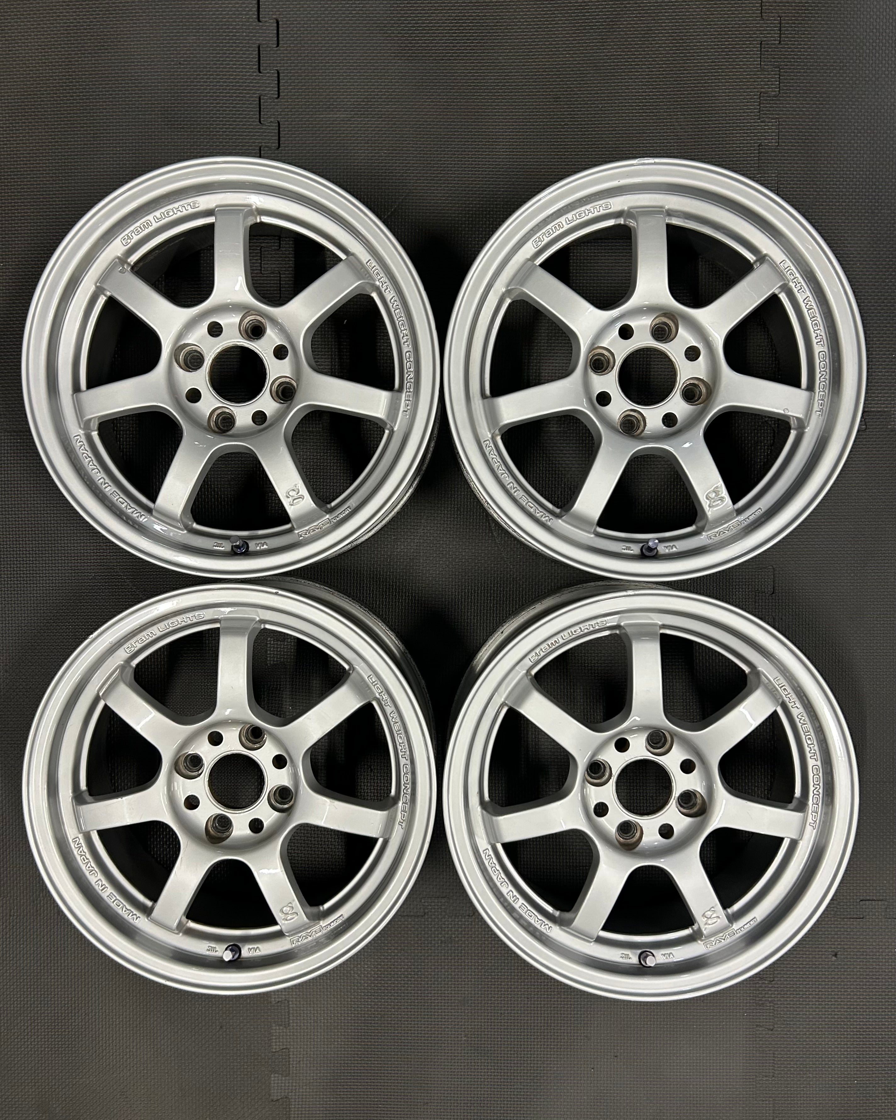 李ジョイス Wheels from Japan. – First Joyce