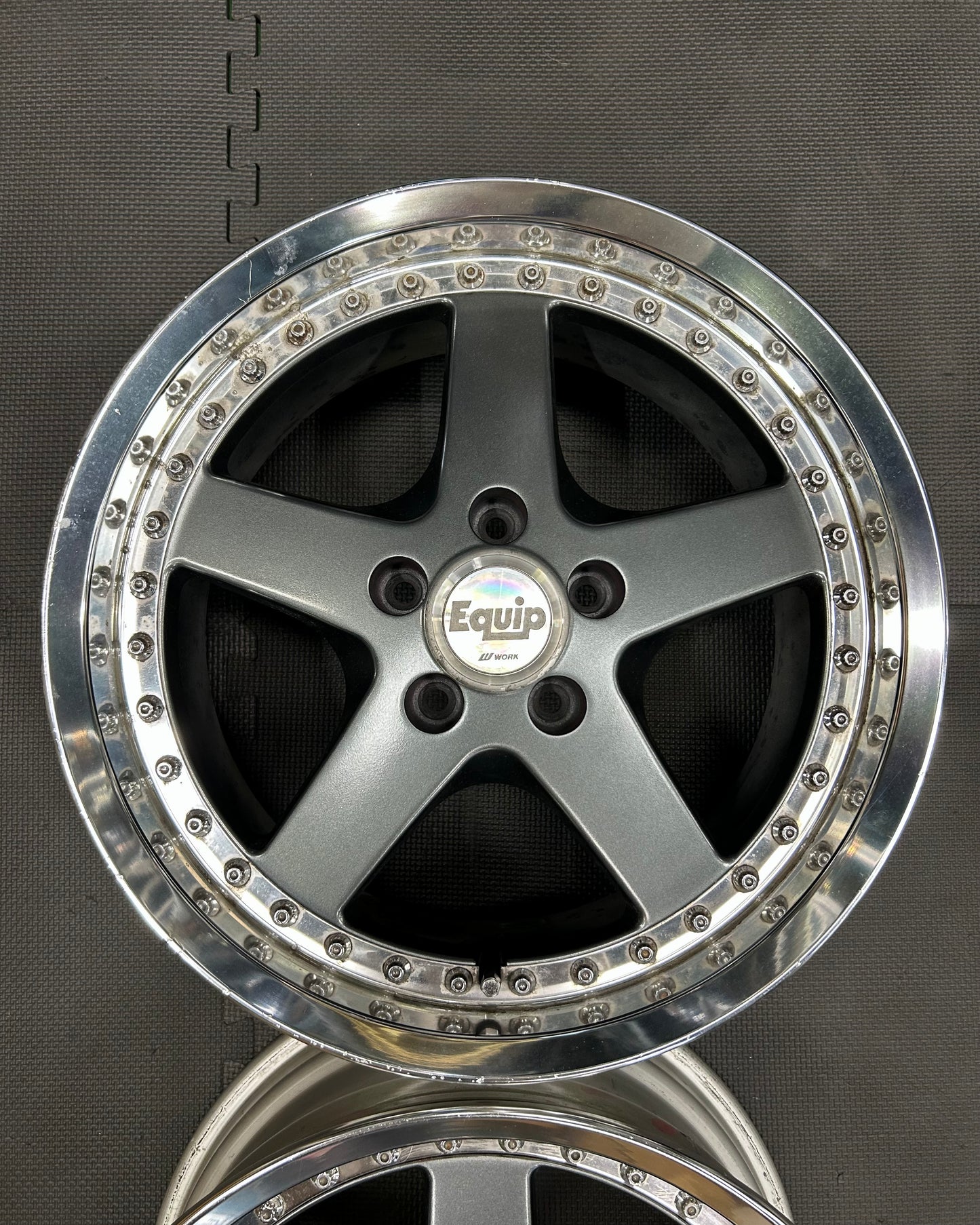 WORK Equip 05 (17")