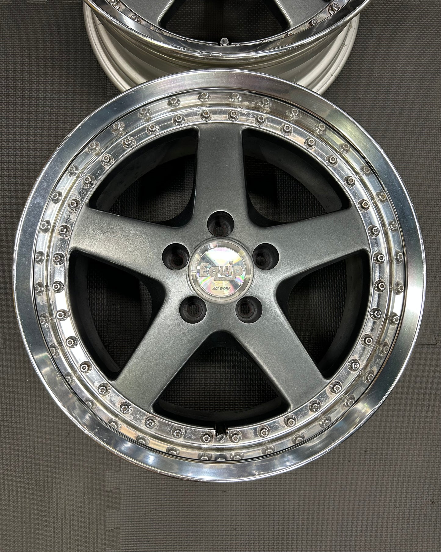 WORK Equip 05 (17")