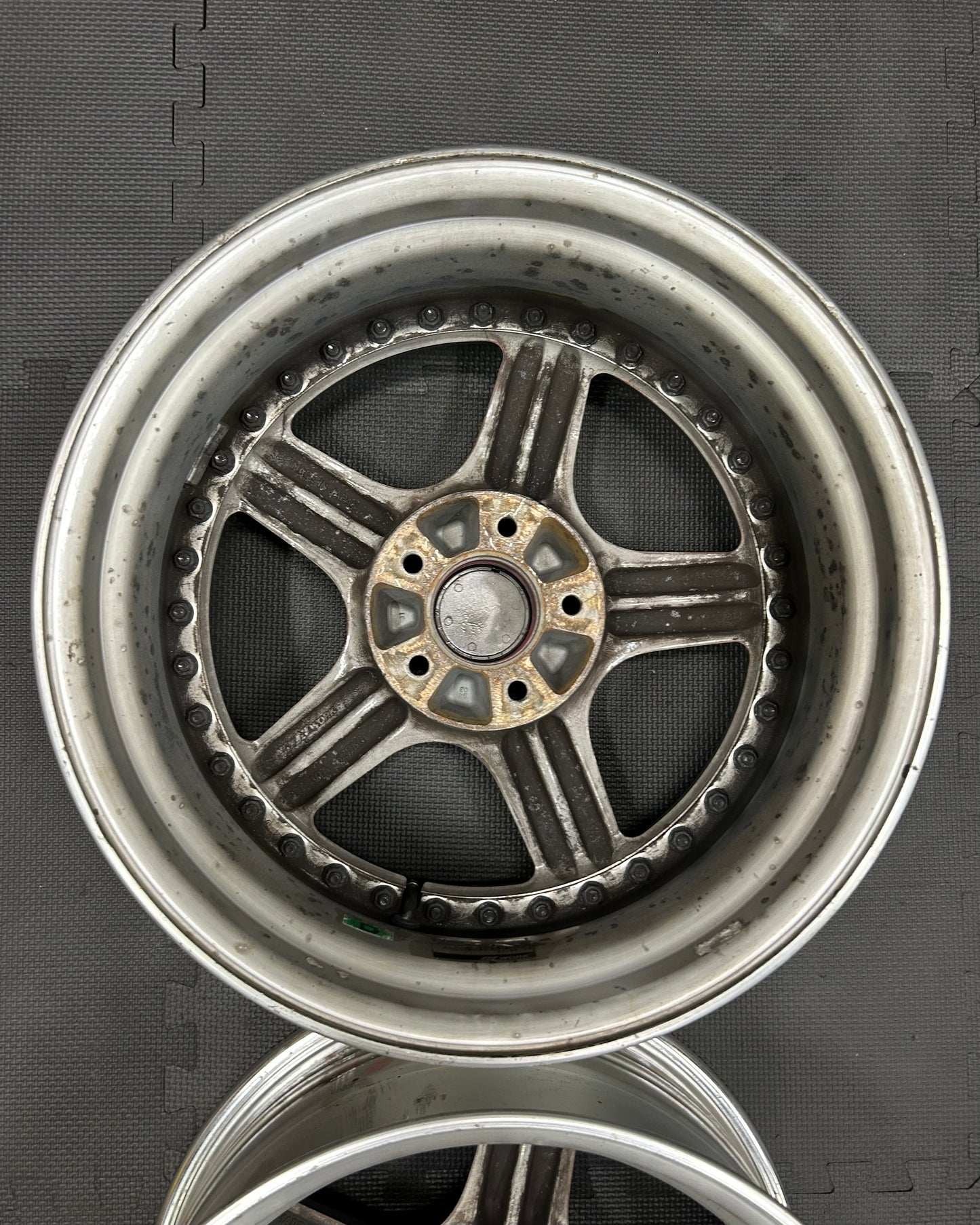 WORK Equip 05 (17")