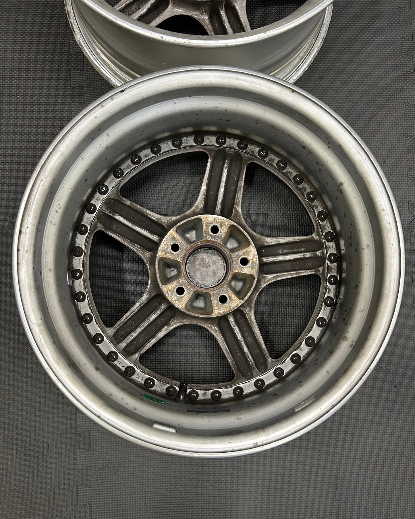 WORK Equip 05 (17")
