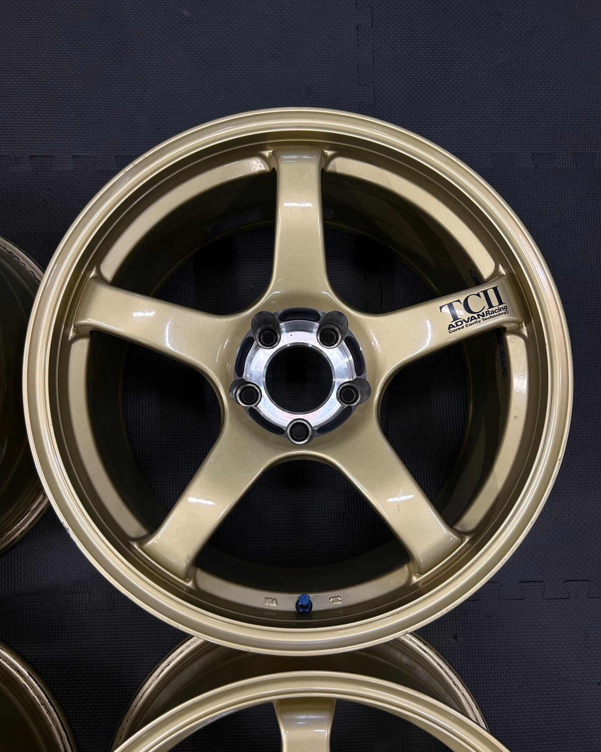 Advan TC II - 18", 9.5J, +12