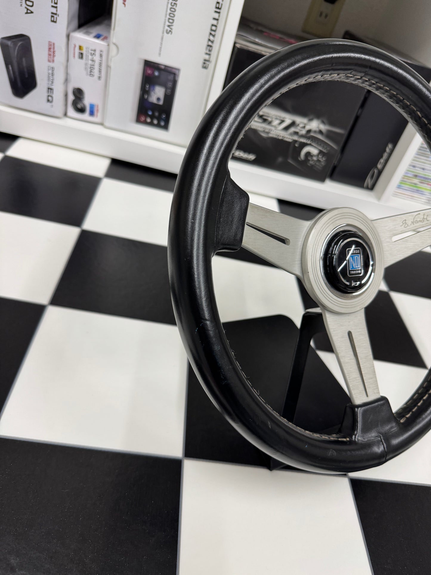 Nardi Classic 330mm