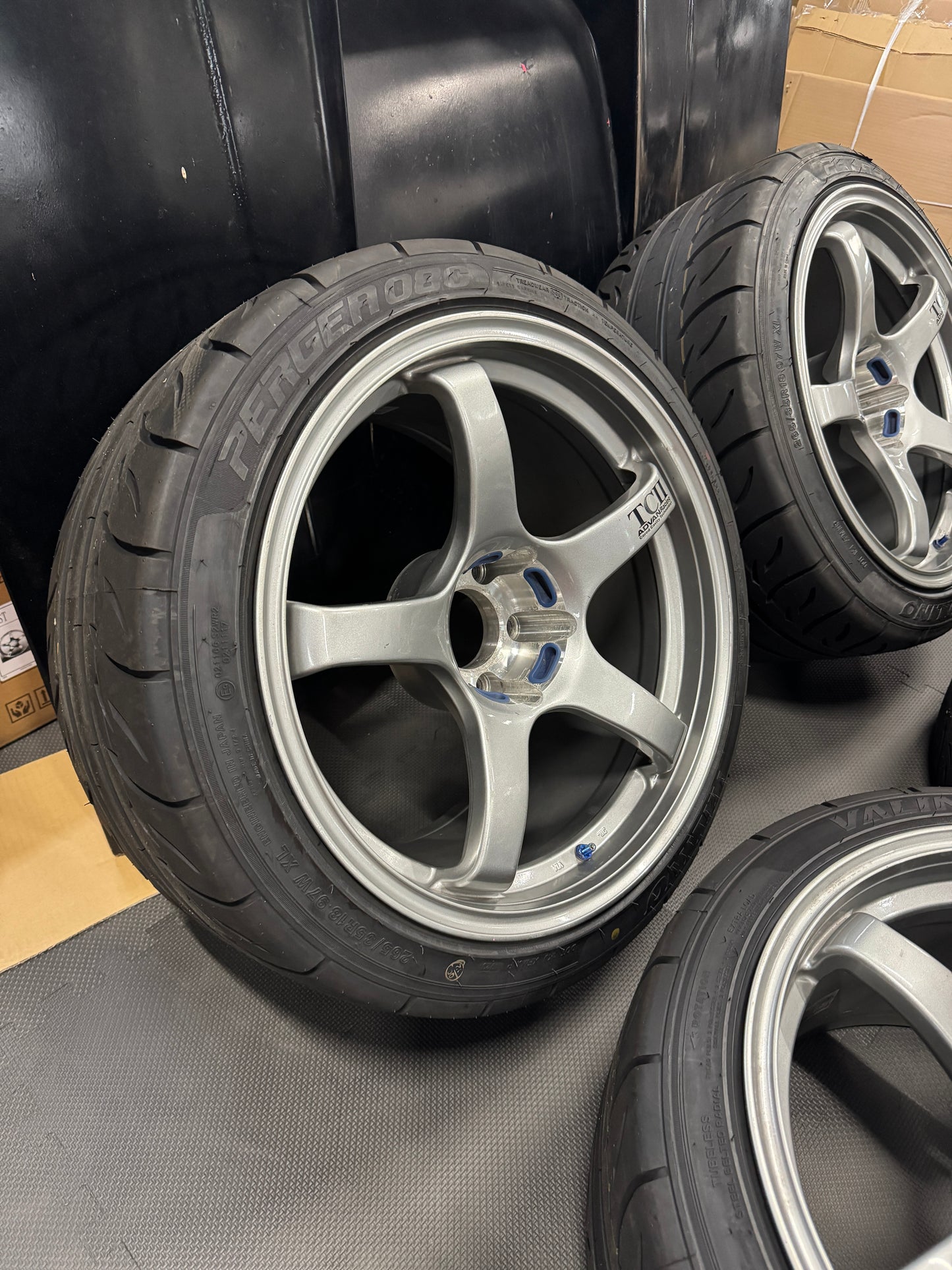 Advan TC-2 18" Set