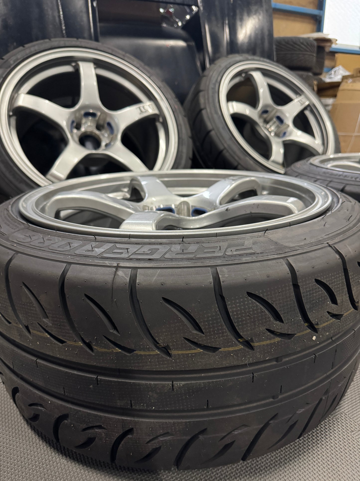 Advan TC-2 18" Set
