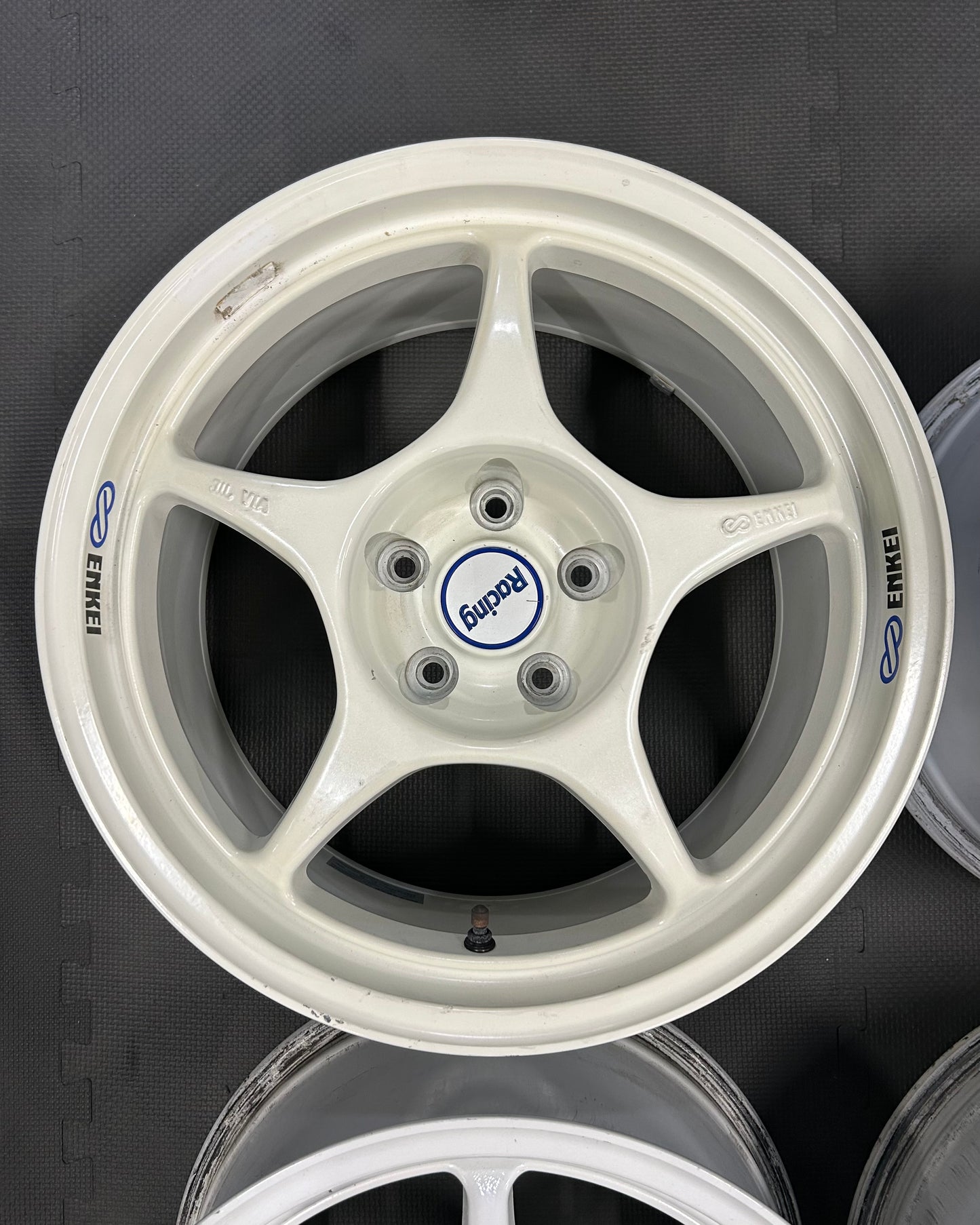 ENKEI Racing RP01 (17")